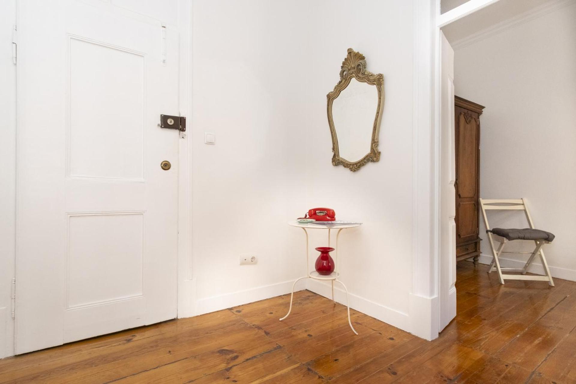 In Center With A Terrace, 317 Apartment Lissabon