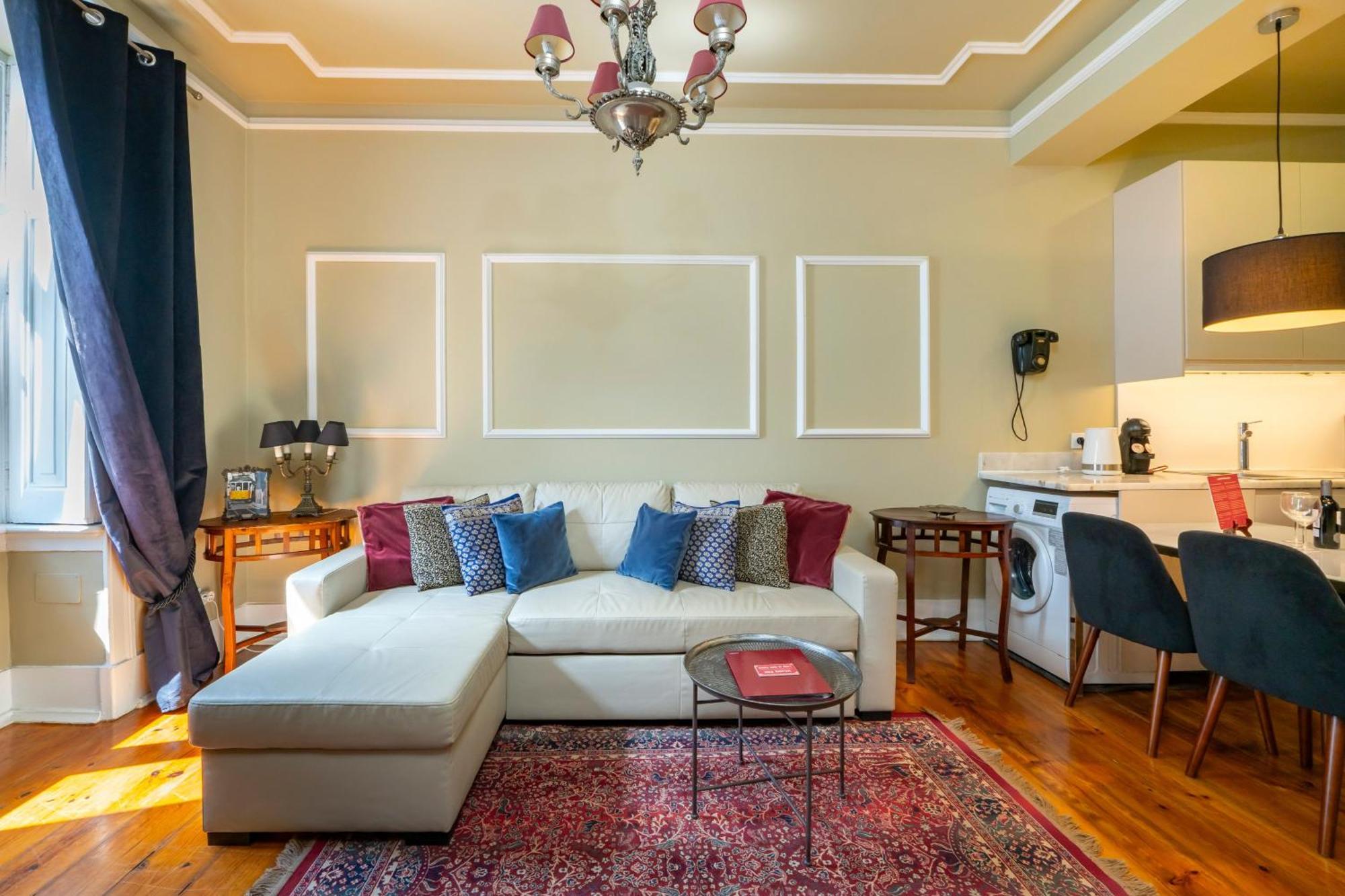 Eine Mischung Aus Altem Wort Und Modernem Charme In Appartement Lisboa