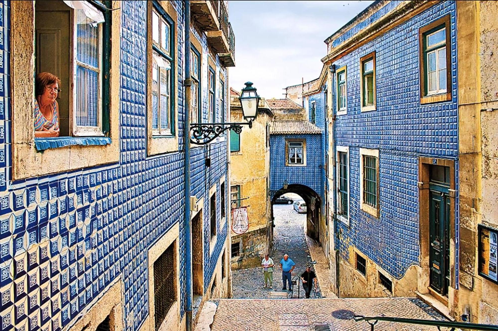 Eine Mischung Aus Altem Wort Und Modernem Charme In Appartement Lisboa
