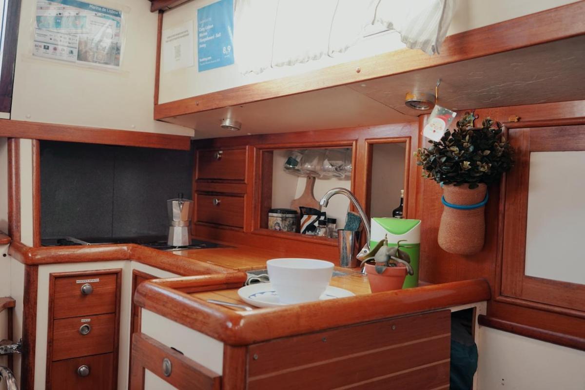 Cozy Marina Sleepaboard - Sail Away Botel Lissabon