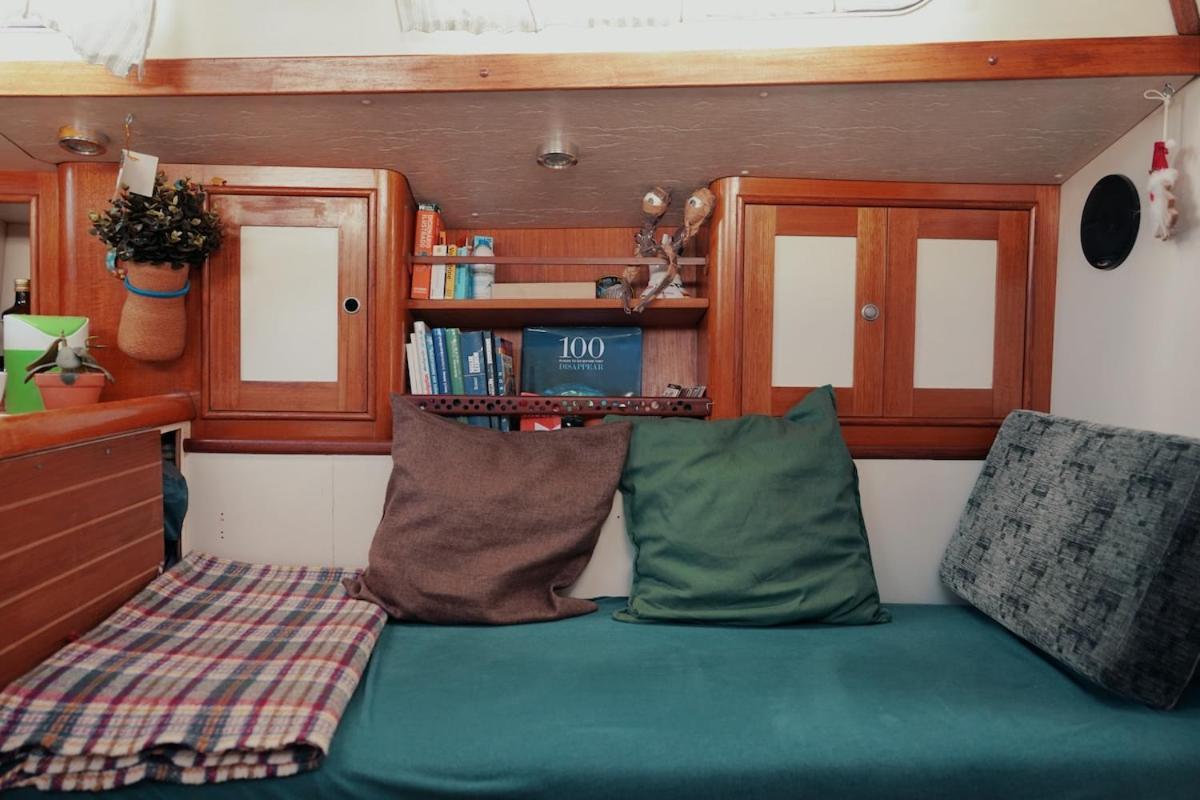 Botel Cozy Marina Sleepaboard - Sail Away Lissabon