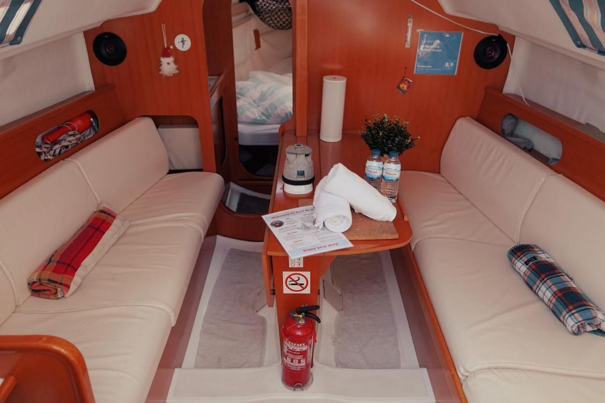 Surfbird Cozy Sailboat Escape Lisboa