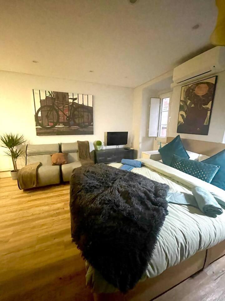Sampaio Brand New Amazing Flat In *