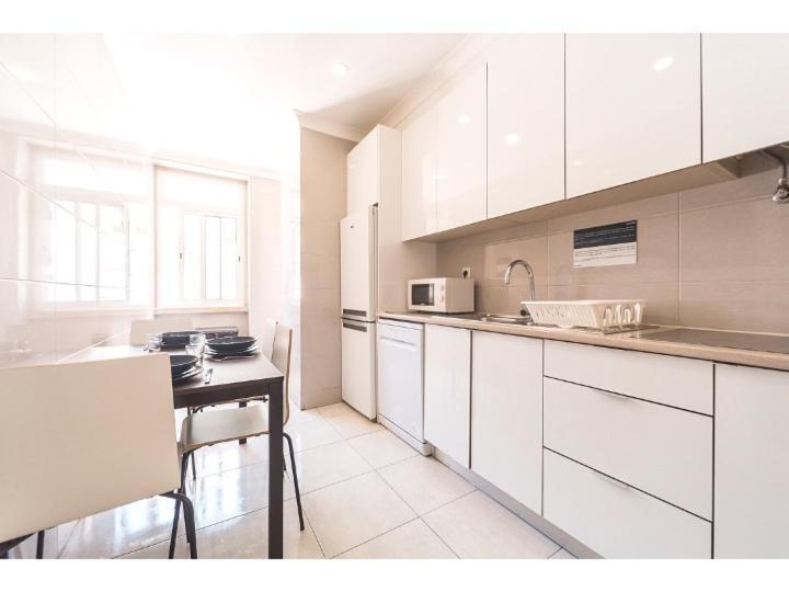 Appartement Houze_4 Bedroom Near Jardim Zoologico Lisboa