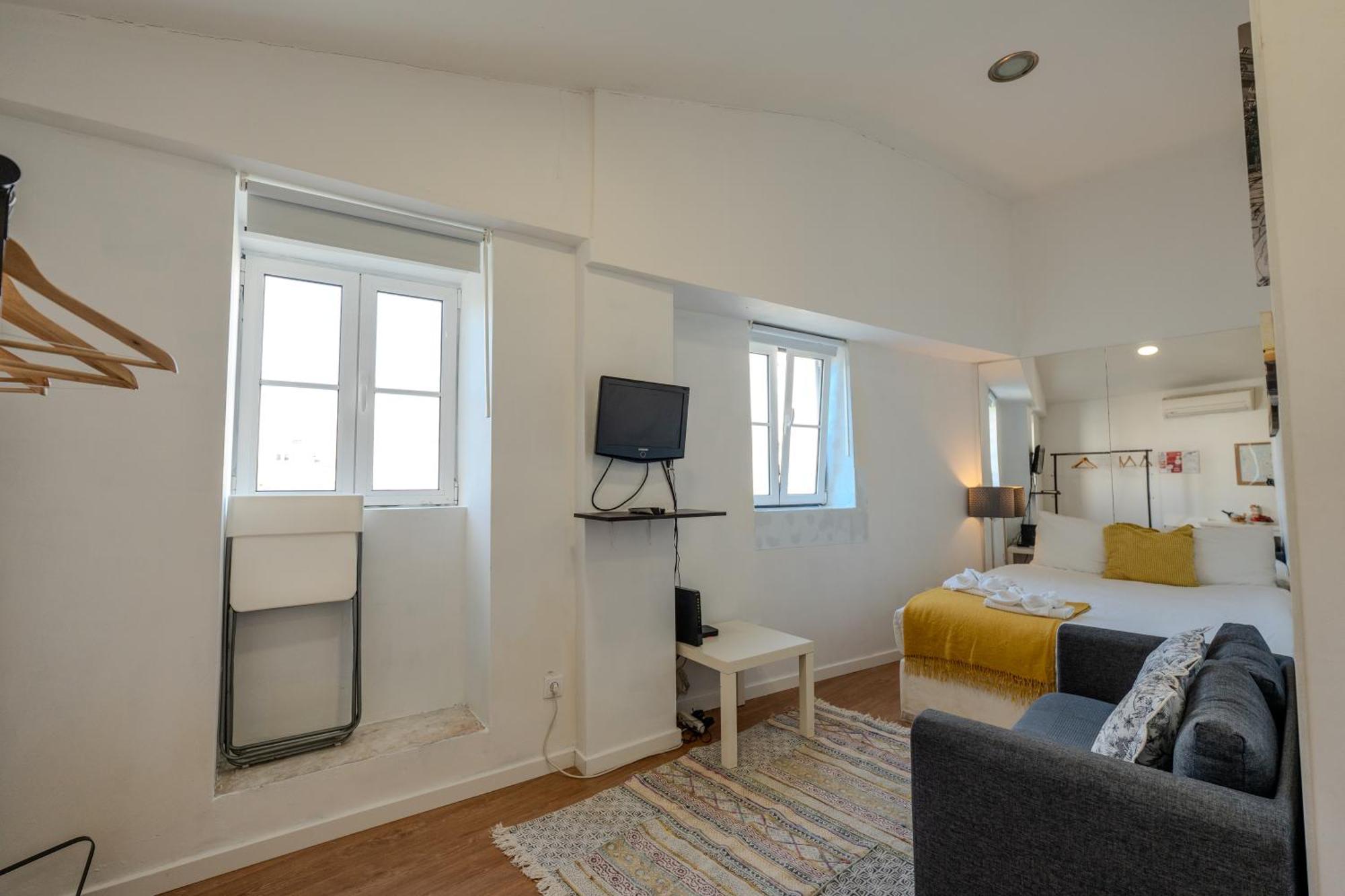Appartement Mouraria, Center, Tram & Metro *