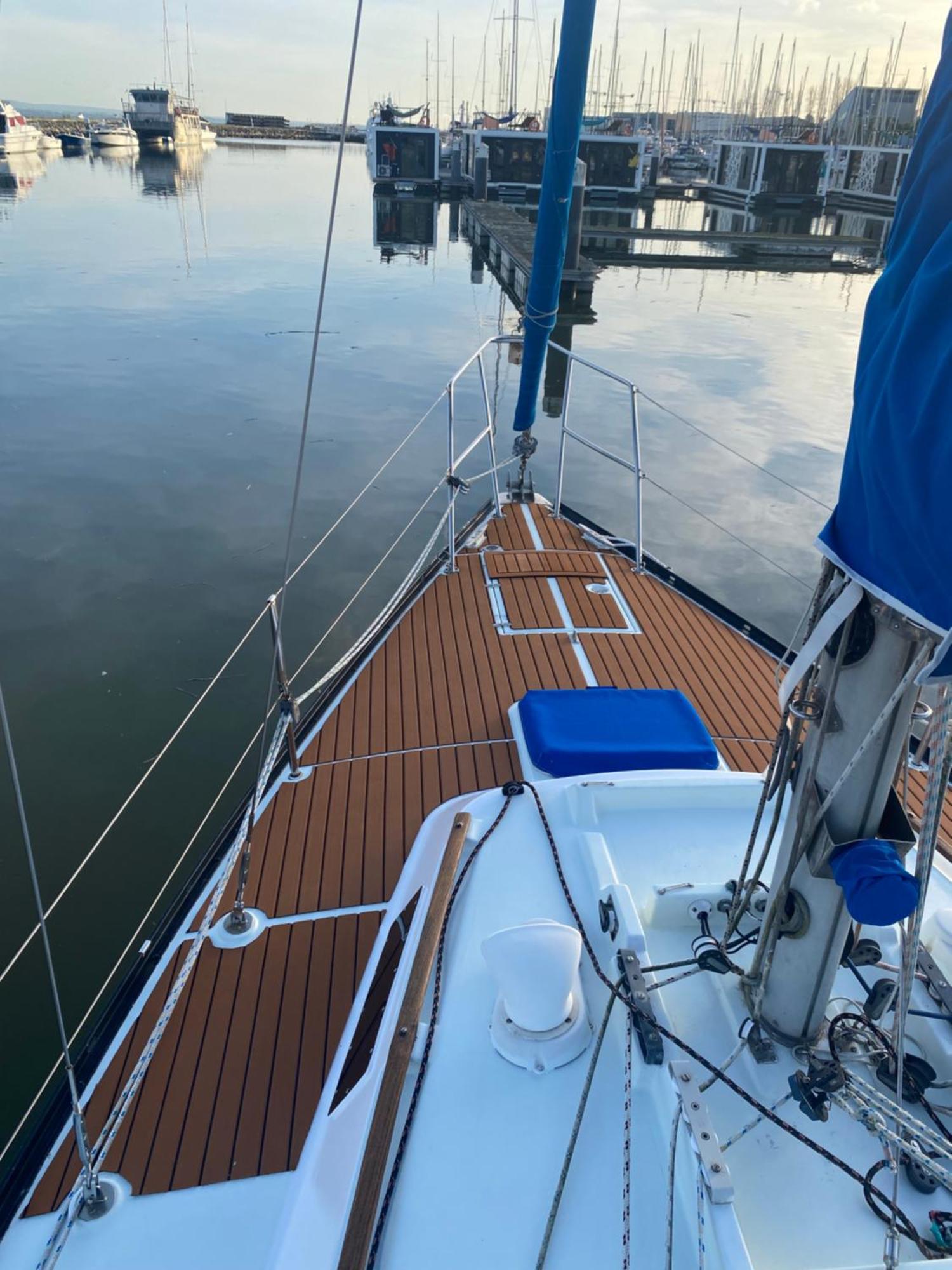 Charming Sailboat Lisbon