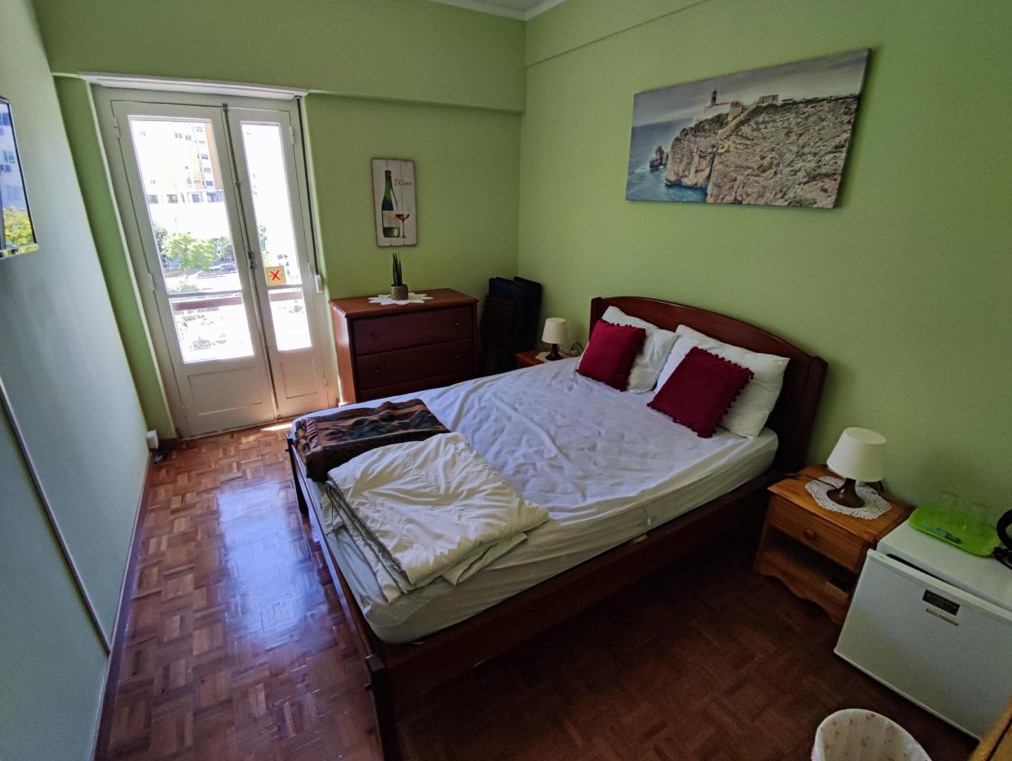 Apartamento, Com 3 Quartos Penha De Franca * Lisbon
