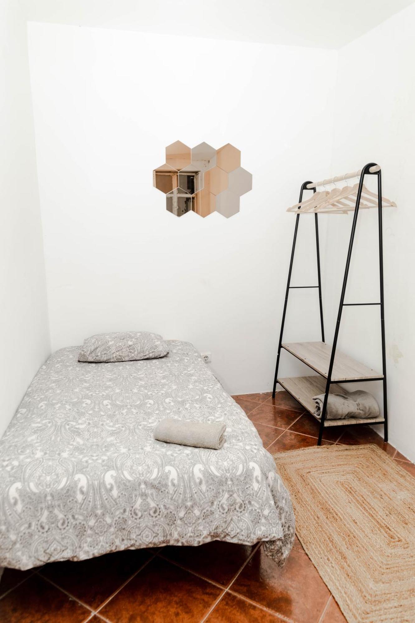 Shared With Bright Private Patio In * Lisboa
