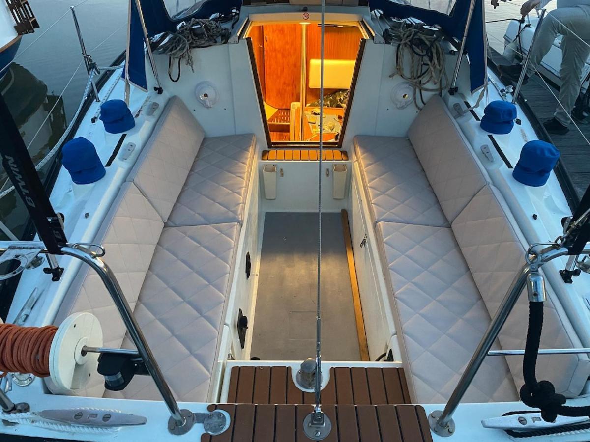 Botel Charming Sailboat *
