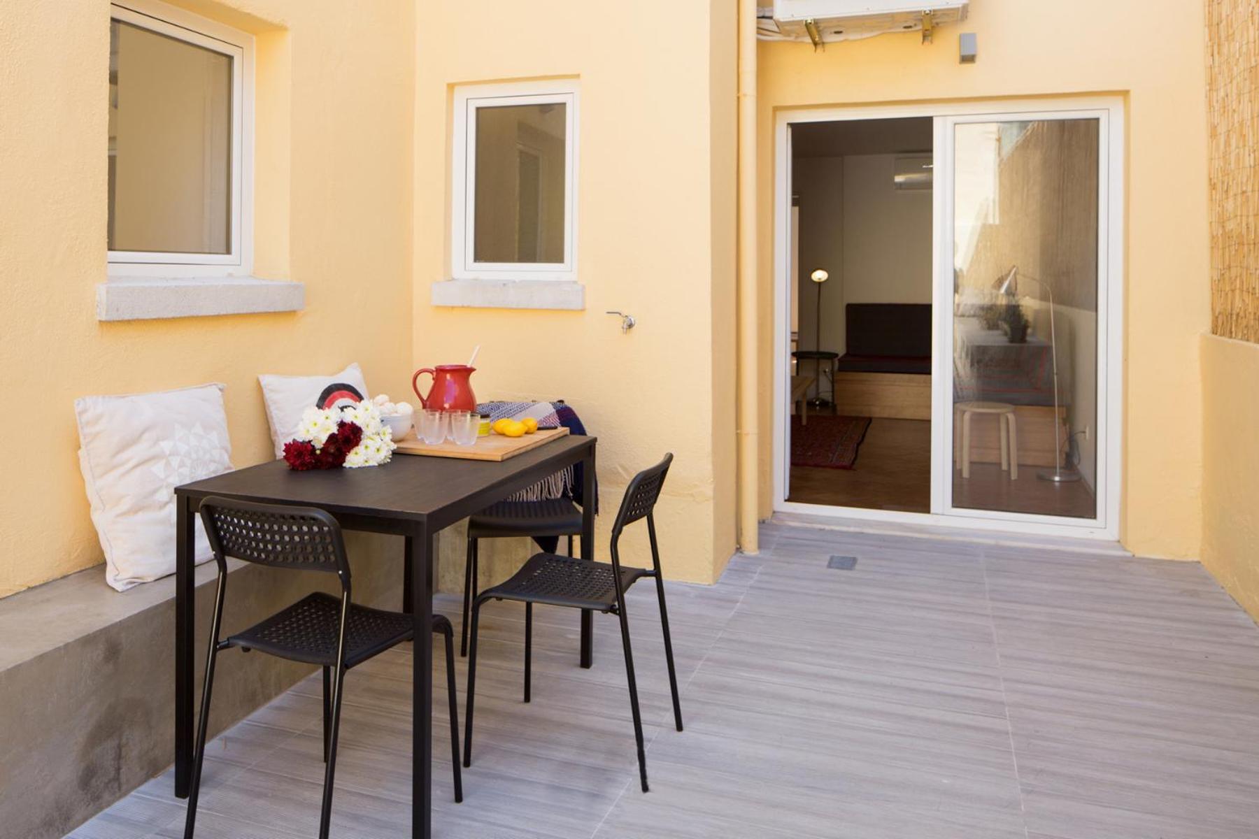 Stylish With Private Patio By Lovelystay * Lisboa