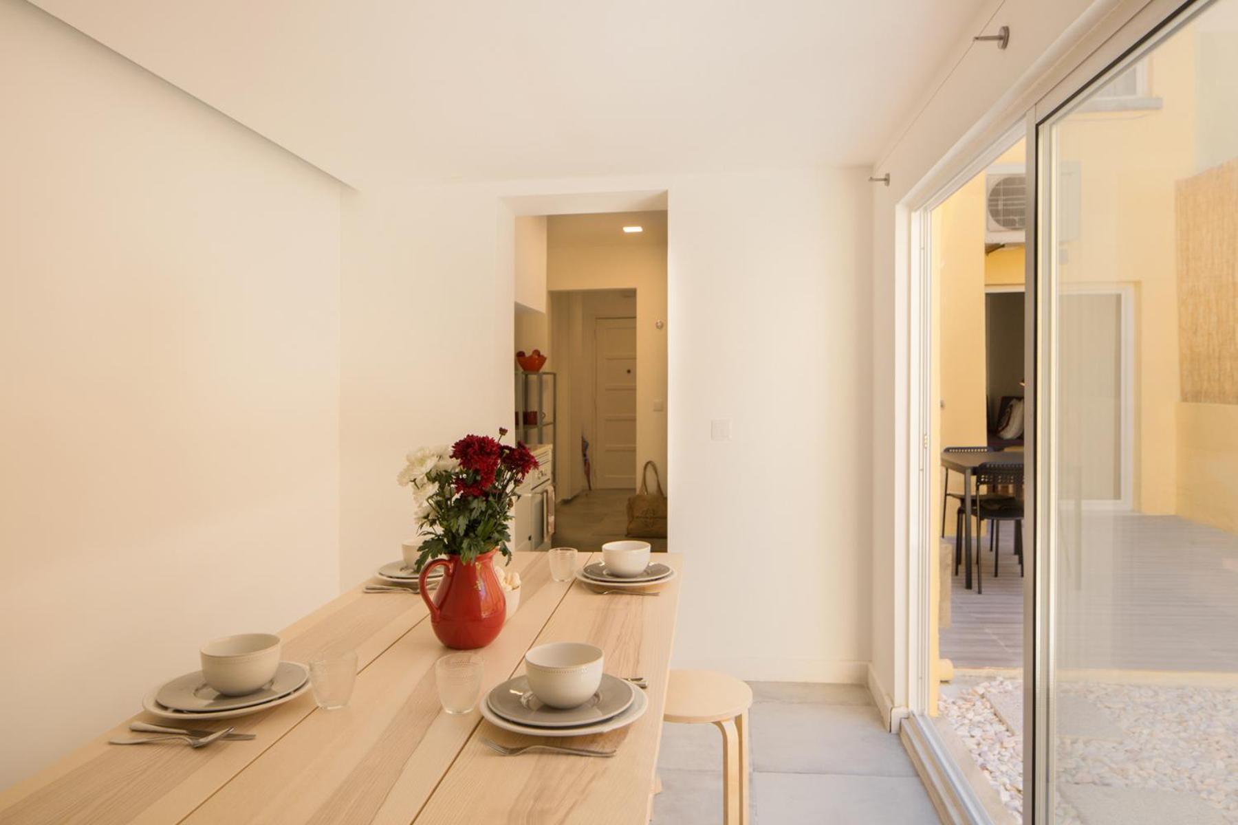 Appartement Stylish With Private Patio By Lovelystay
