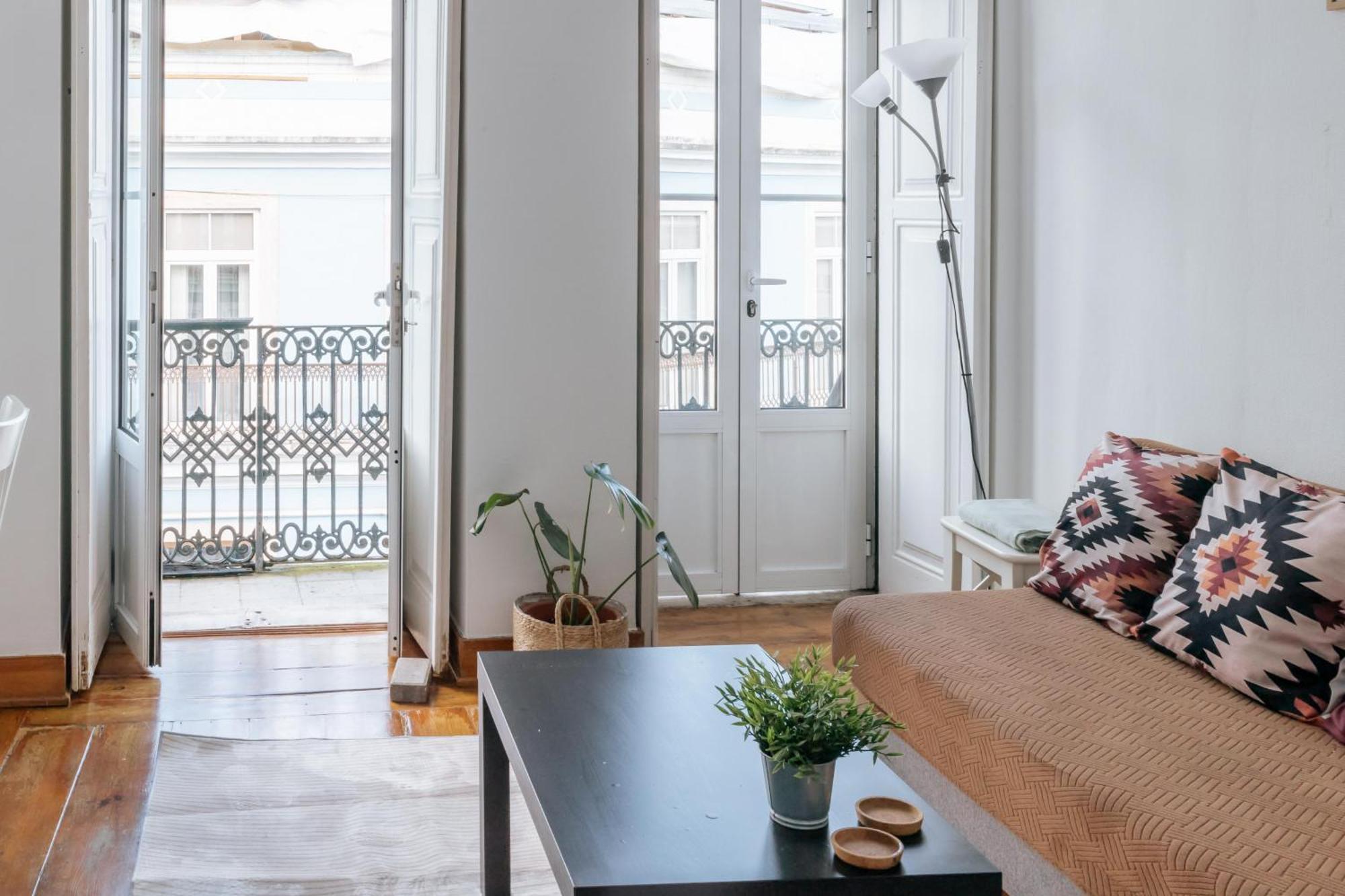Lima's Arroios By Mycelia Lissabon