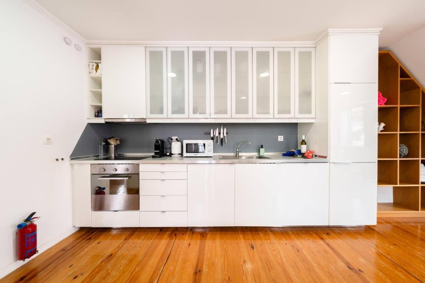 Spacious Penthouse Duplex W Castle Views