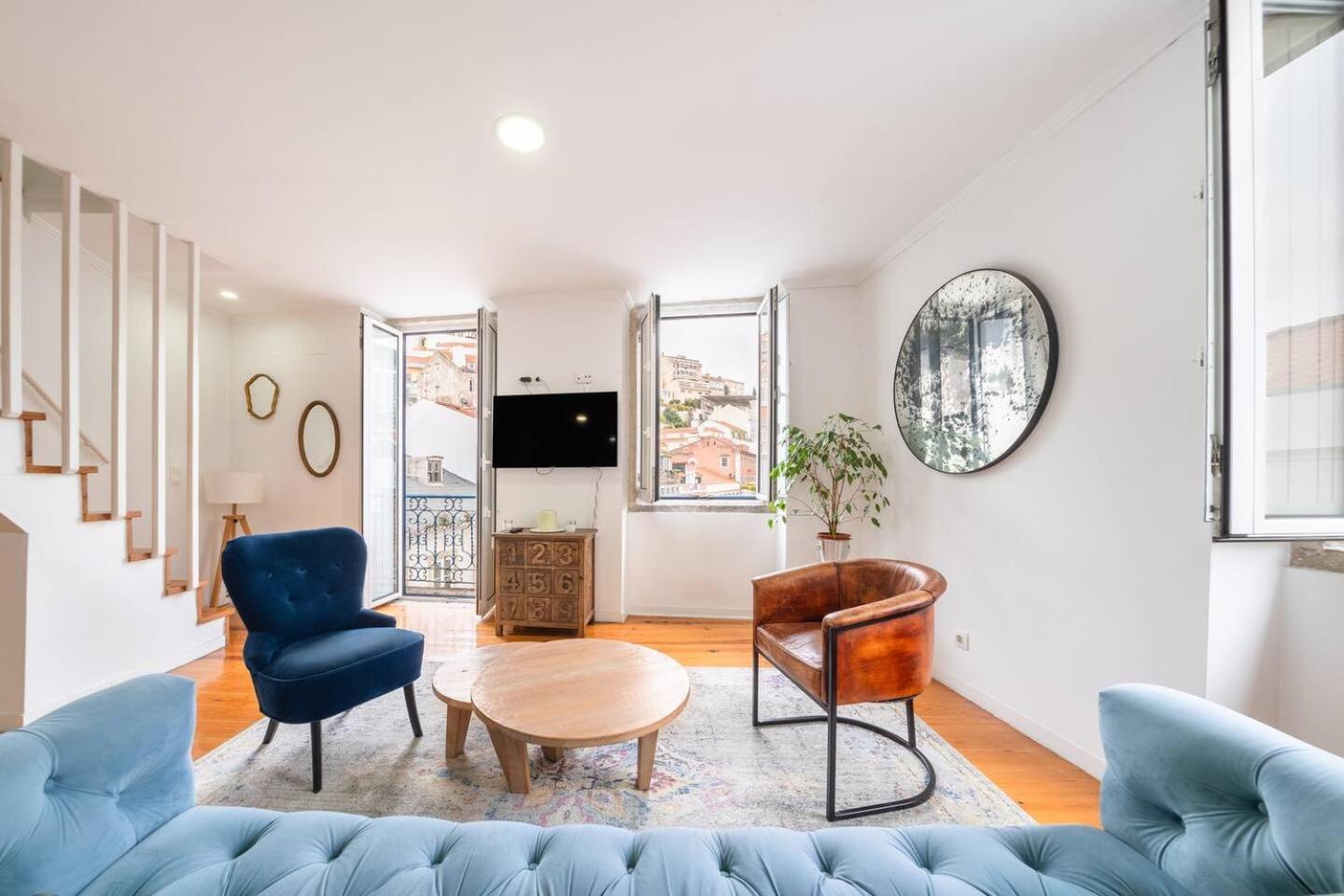 Spacious Penthouse Duplex W Castle Views Appartement