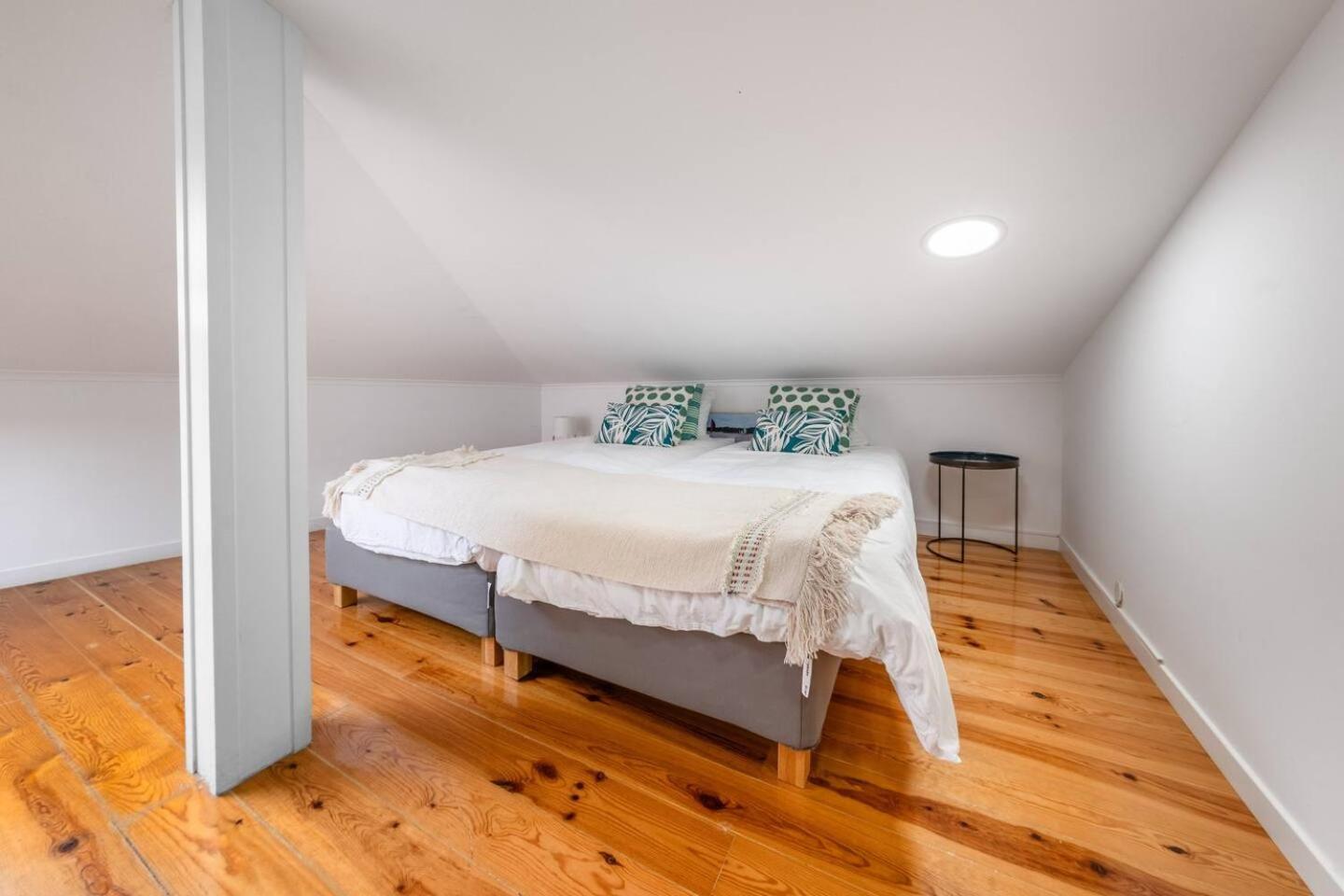 Spacious Penthouse Duplex W Castle Views Appartement *