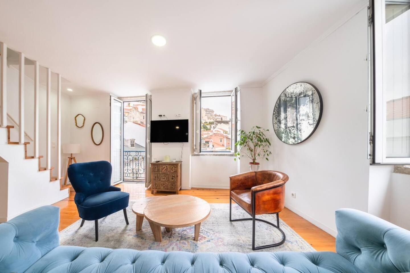 Spacious Penthouse Duplex W Castle Views Appartement *