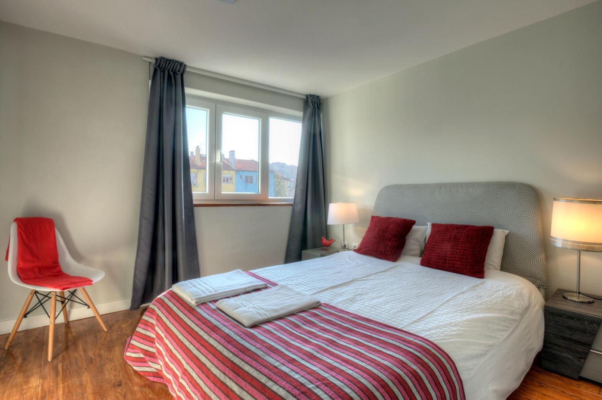 Fuer 13 Personenund 1 Kind In Lissabon, Regiao De Costa De Appartement *