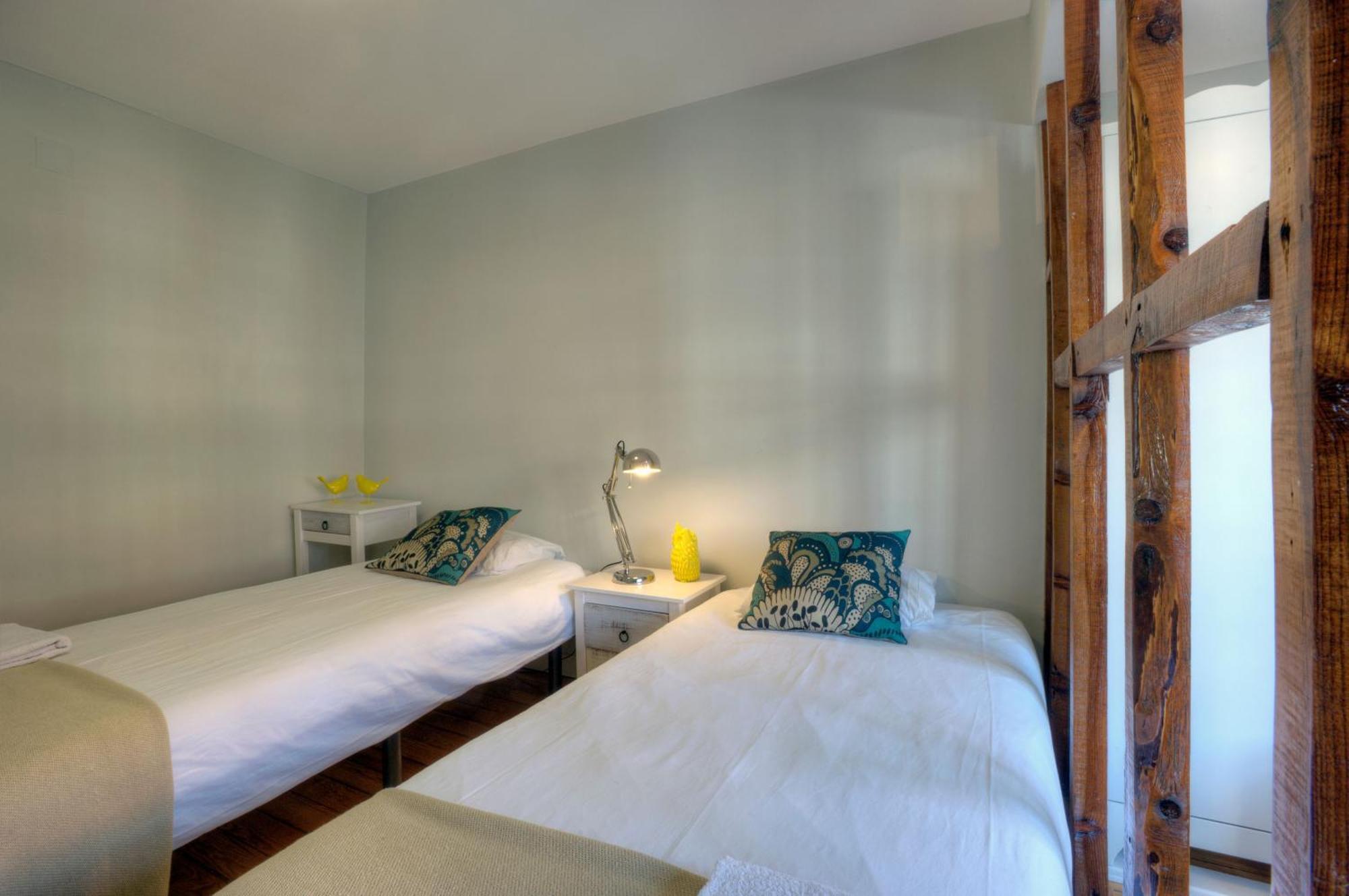 Appartement Fuer 13 Personenund 1 Kind In Lissabon, Regiao De Costa De Lisboa