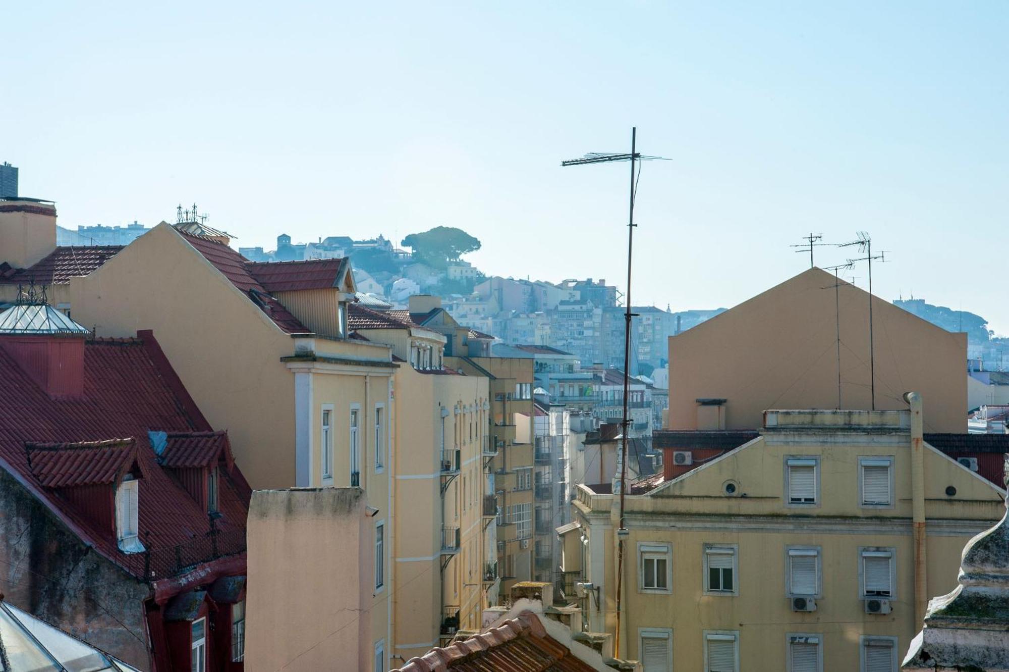 Fuer 13 Personenund 1 Kind In Lissabon, Regiao De Costa De Appartement