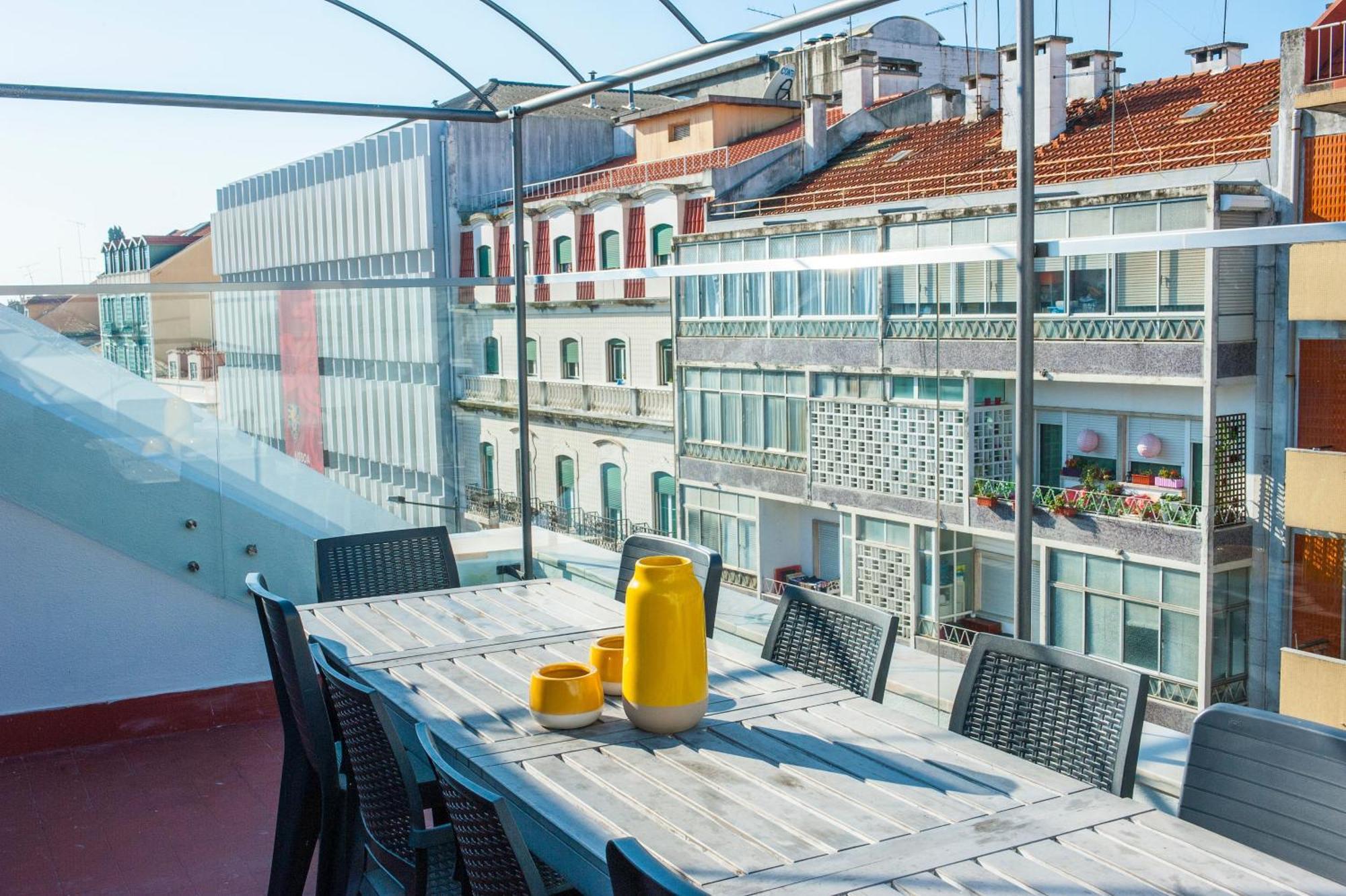 Appartement Fuer 13 Personenund 1 Kind In Lissabon, Regiao De Costa De