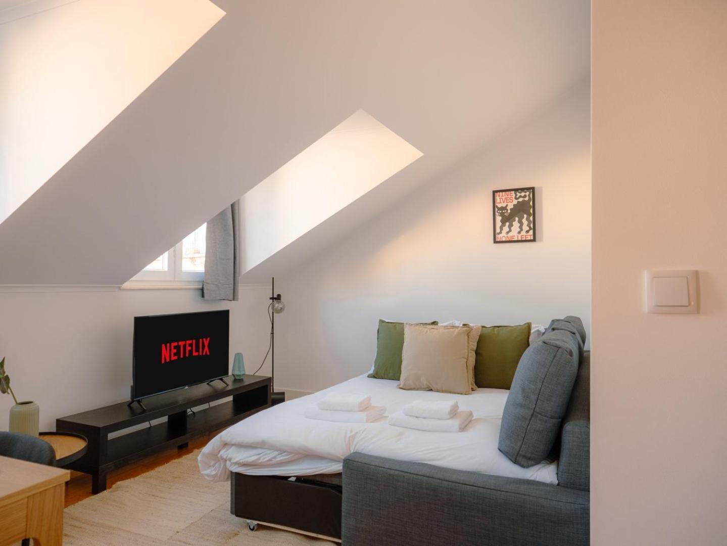 Stylish 2br Castle View - | By Airnest Appartement *
