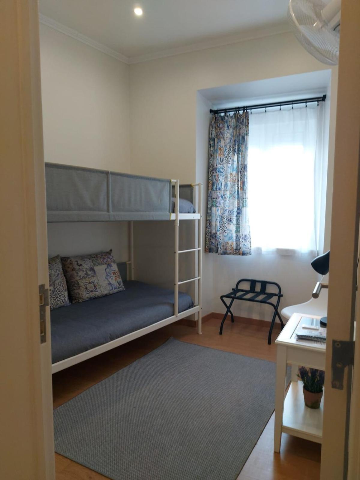 27 A Graca Cozy With Balcony And Free Parking Appartement Lisboa