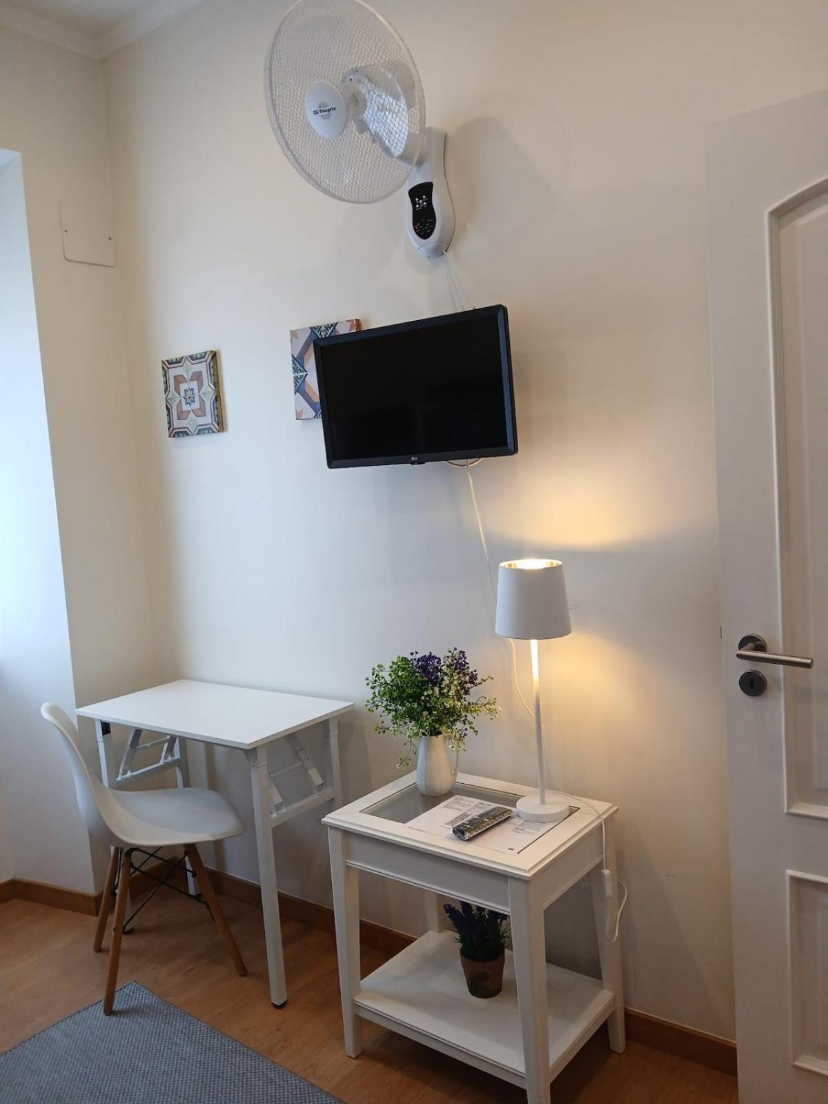 Appartement 27 A Graca Cozy With Balcony And Free Parking Lisboa