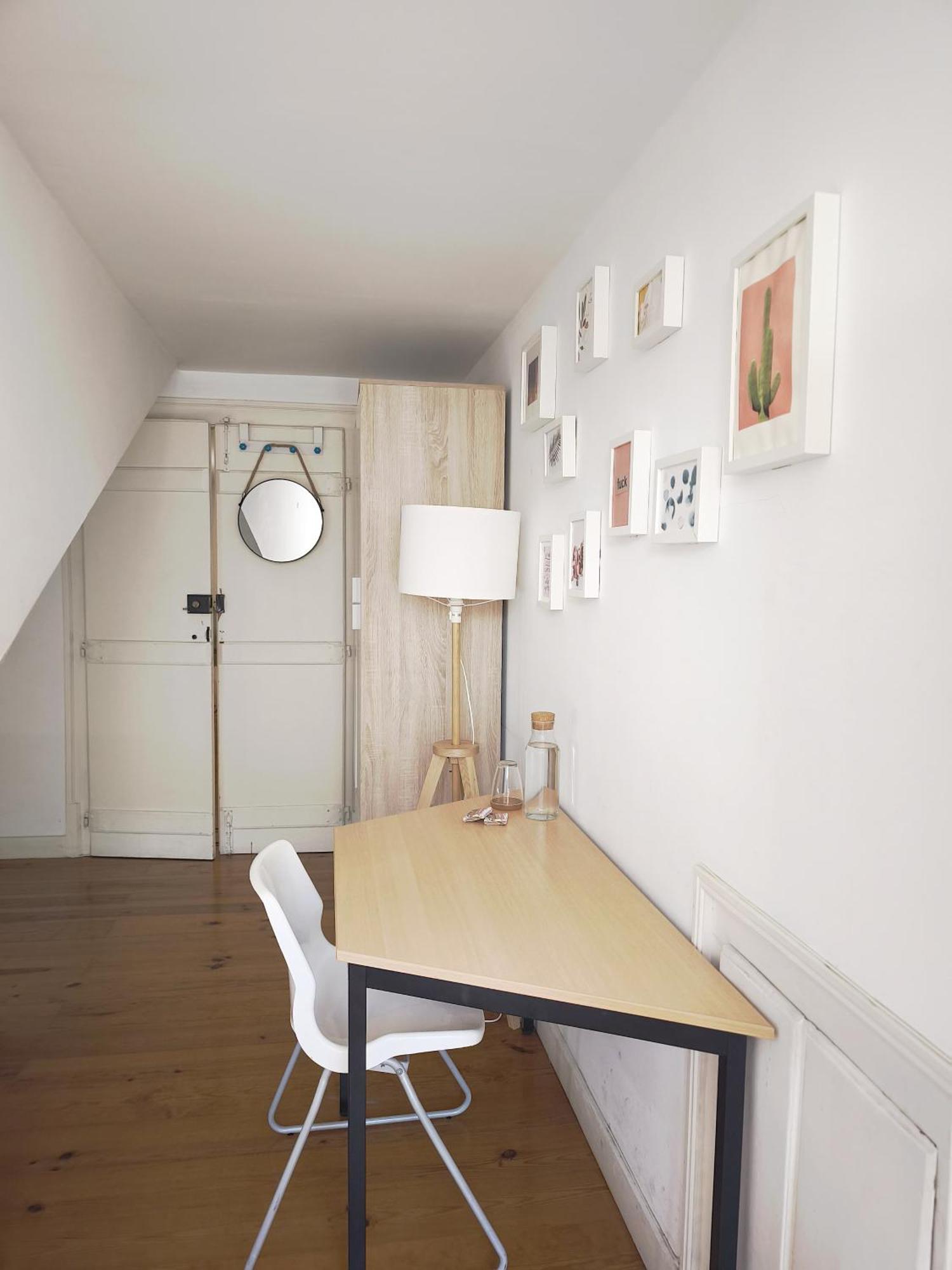 In Lisbon's Bairro Alto In Shared Homestay