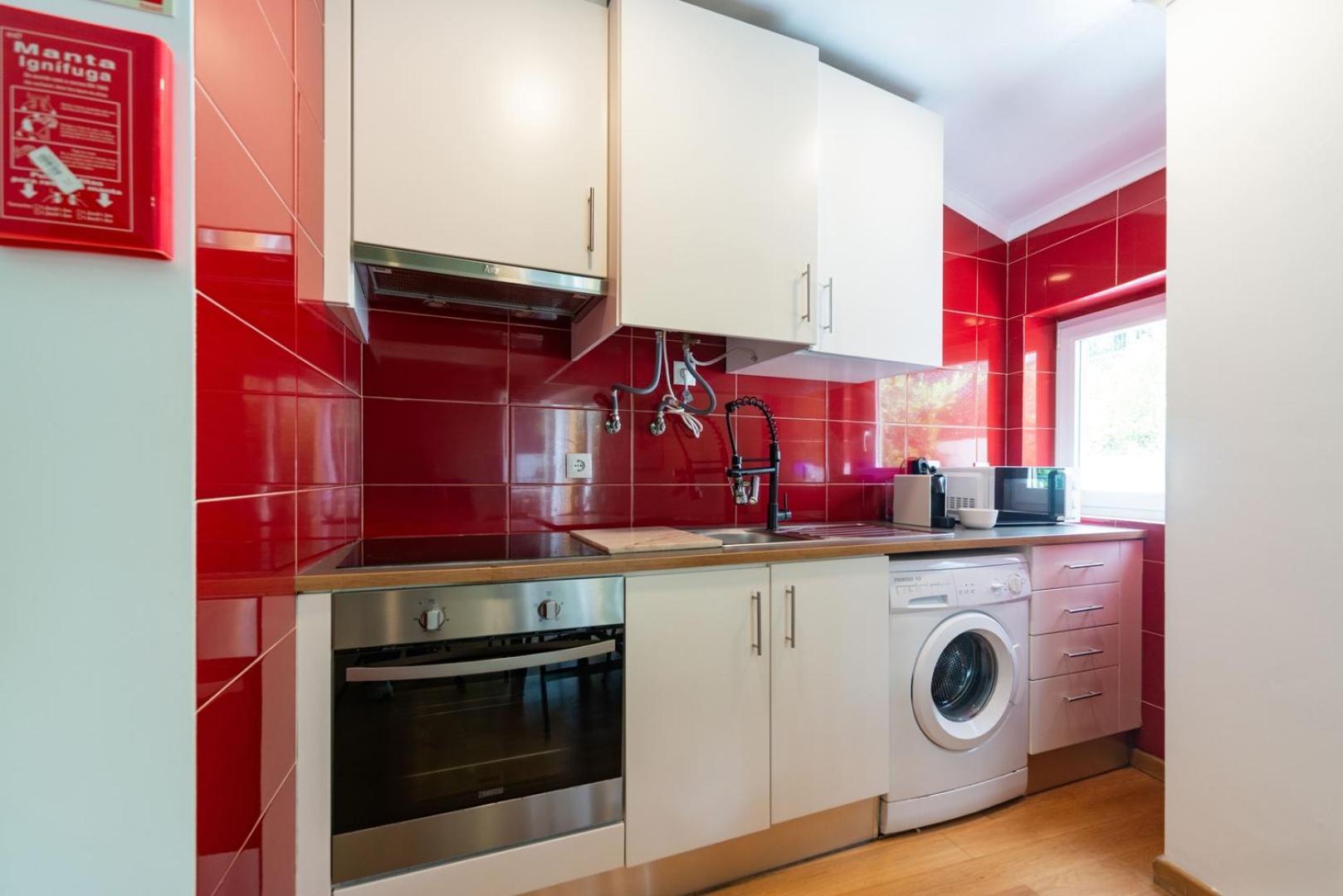 Gorgeous Rooftop 2-bed 250m To Intendente Sq * Lisbon