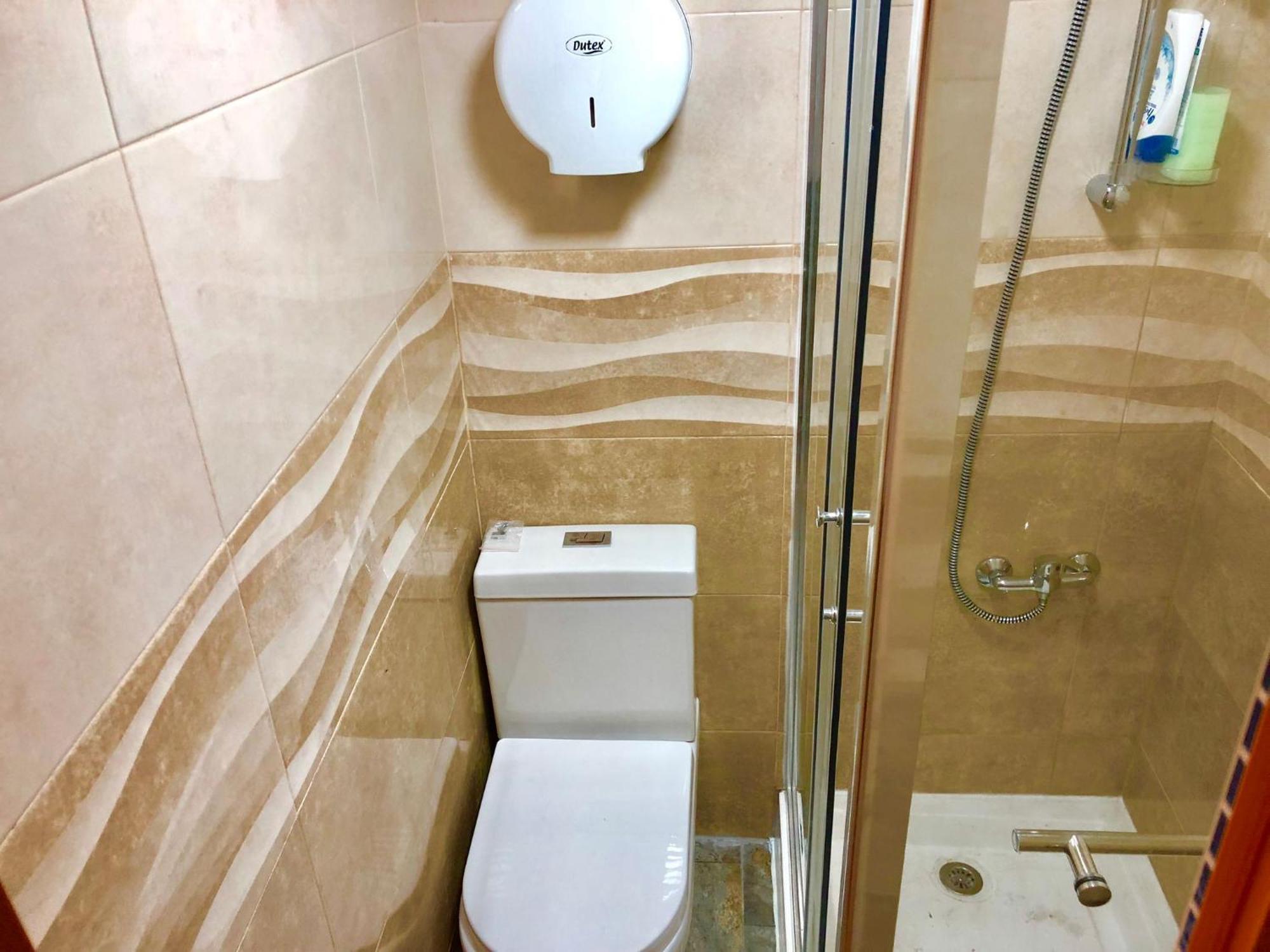 In - 7lisbon Downtown Private Bedroom With Balcony Maison d'hôtes