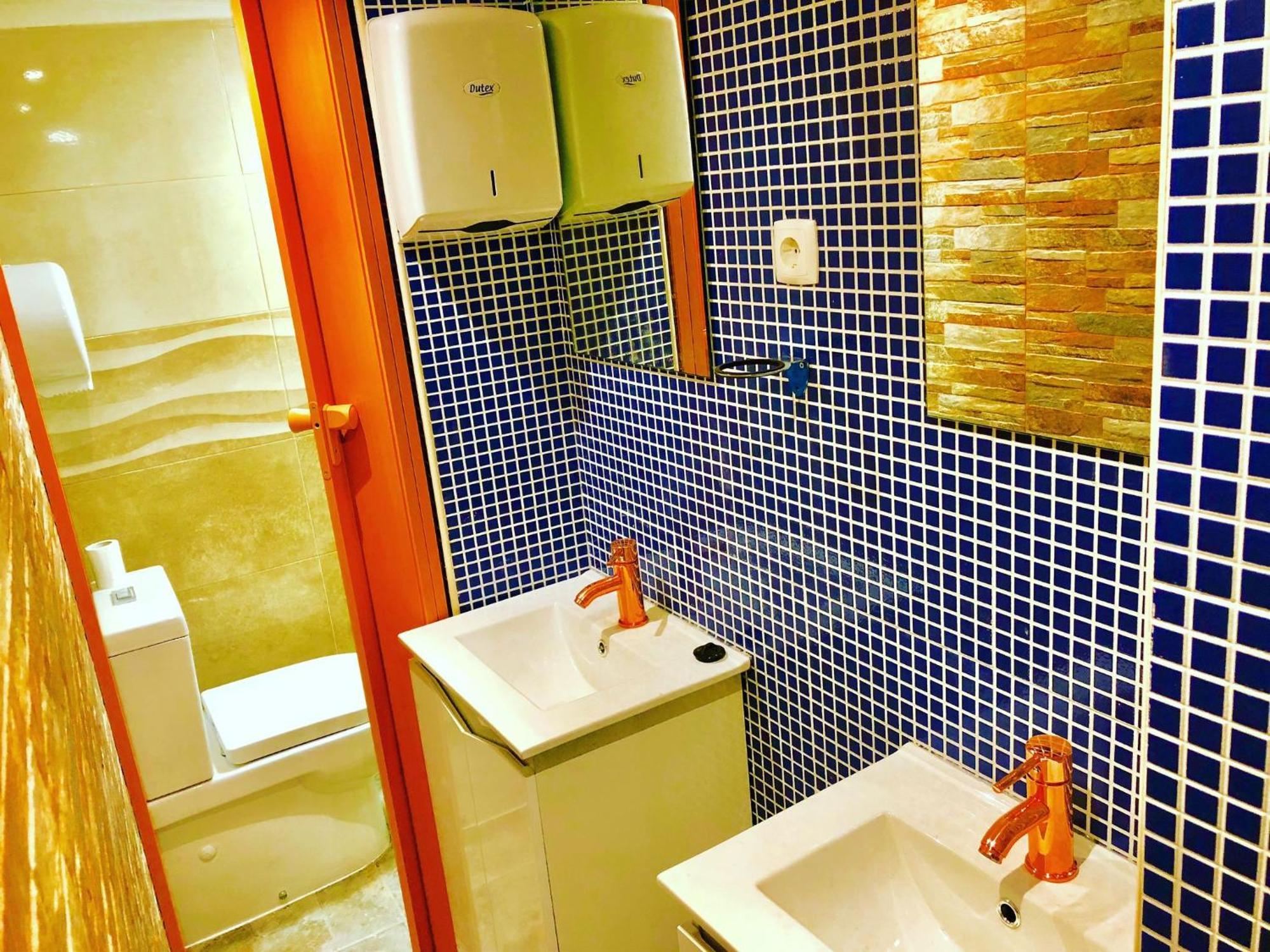 Maison d'hôtes In - 7lisbon Downtown Private Bedroom With Balcony *