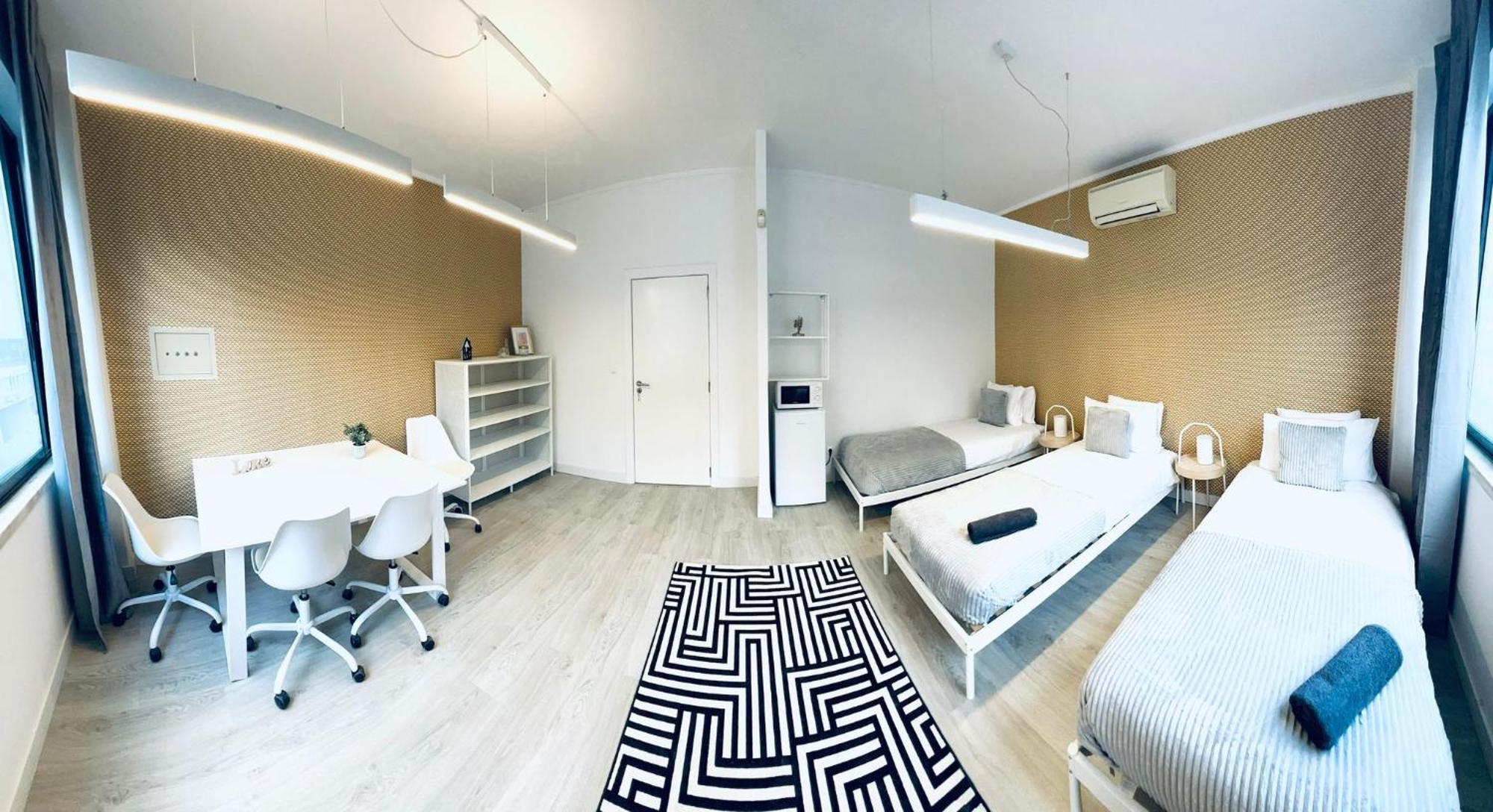Luxury Rooms, Ideal For Tourists *