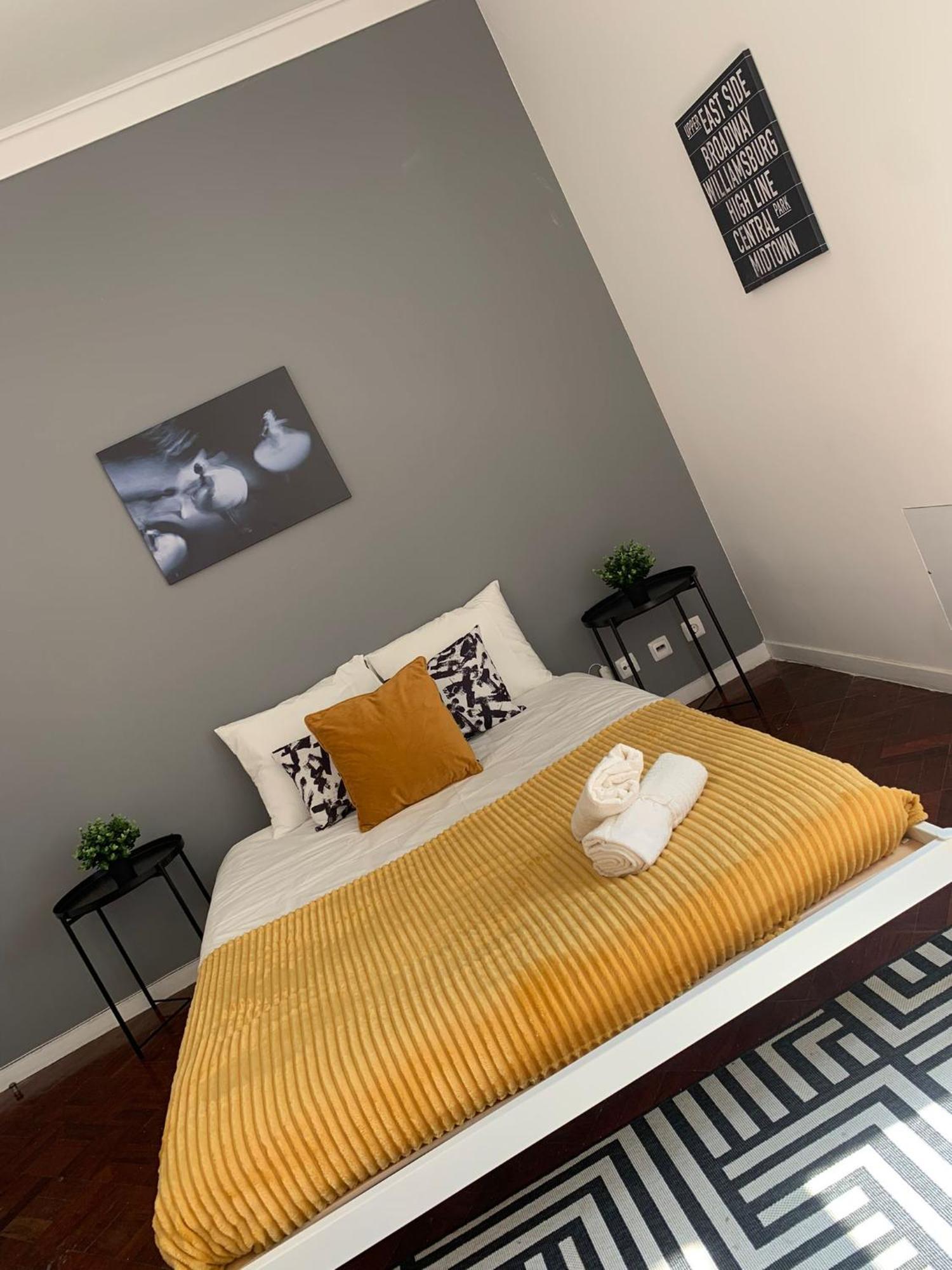 Rooms, Location For Tourists