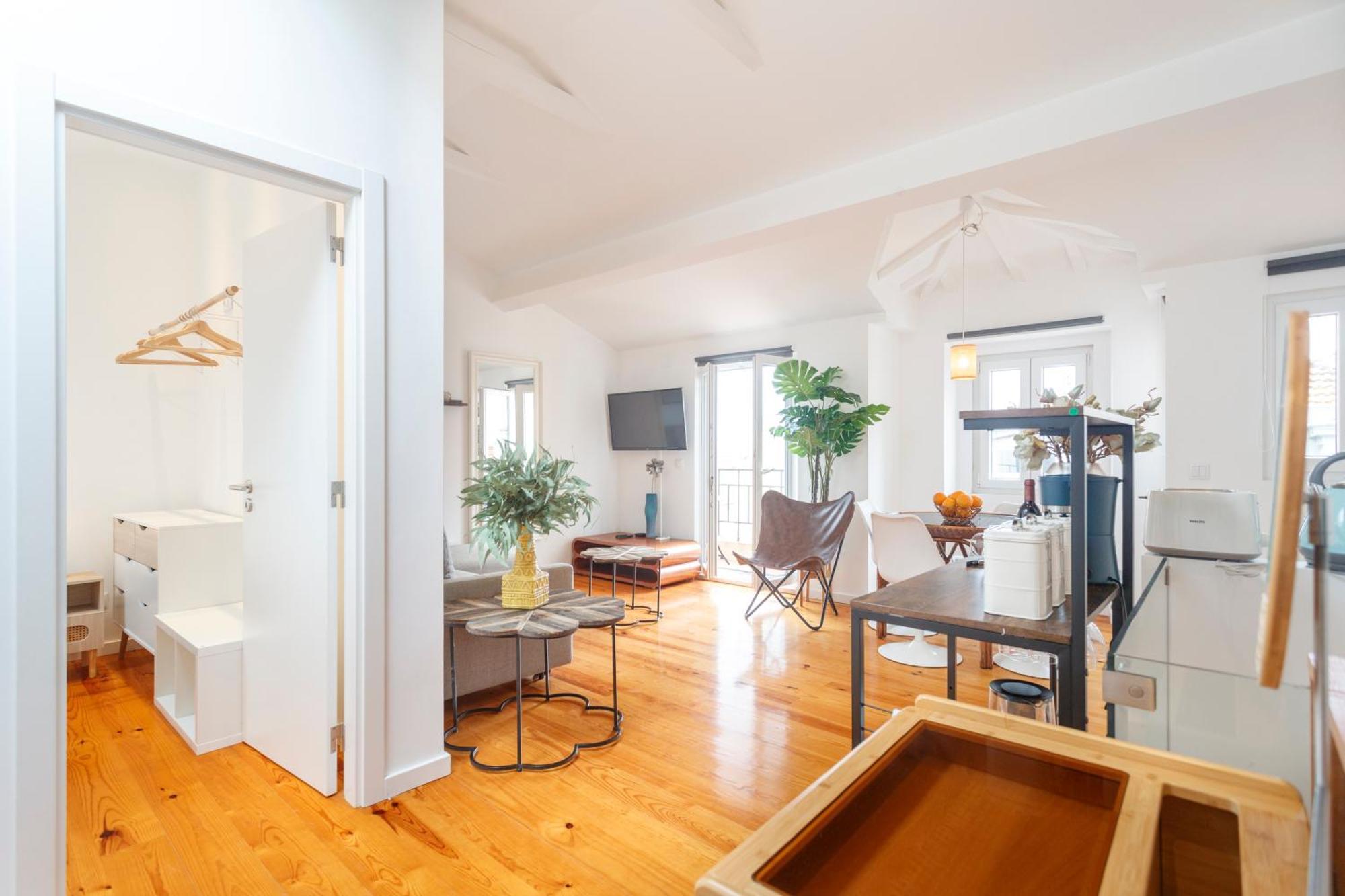 Bica Blue 1br Loft W Riverview N Ac By Lu Holidays Lisboa