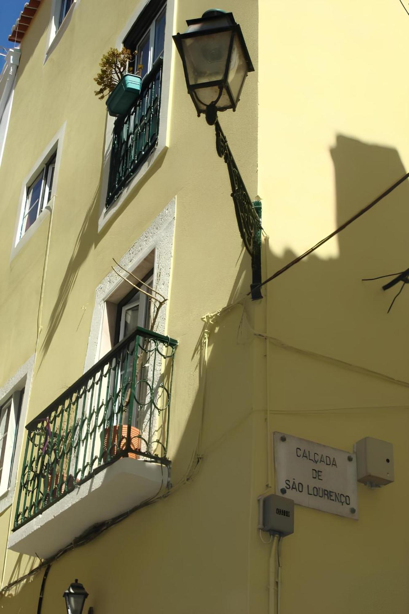 Casa Do Castelo 2- Work Or Relax In The Historic Heart Of Lisbon! Appartement *