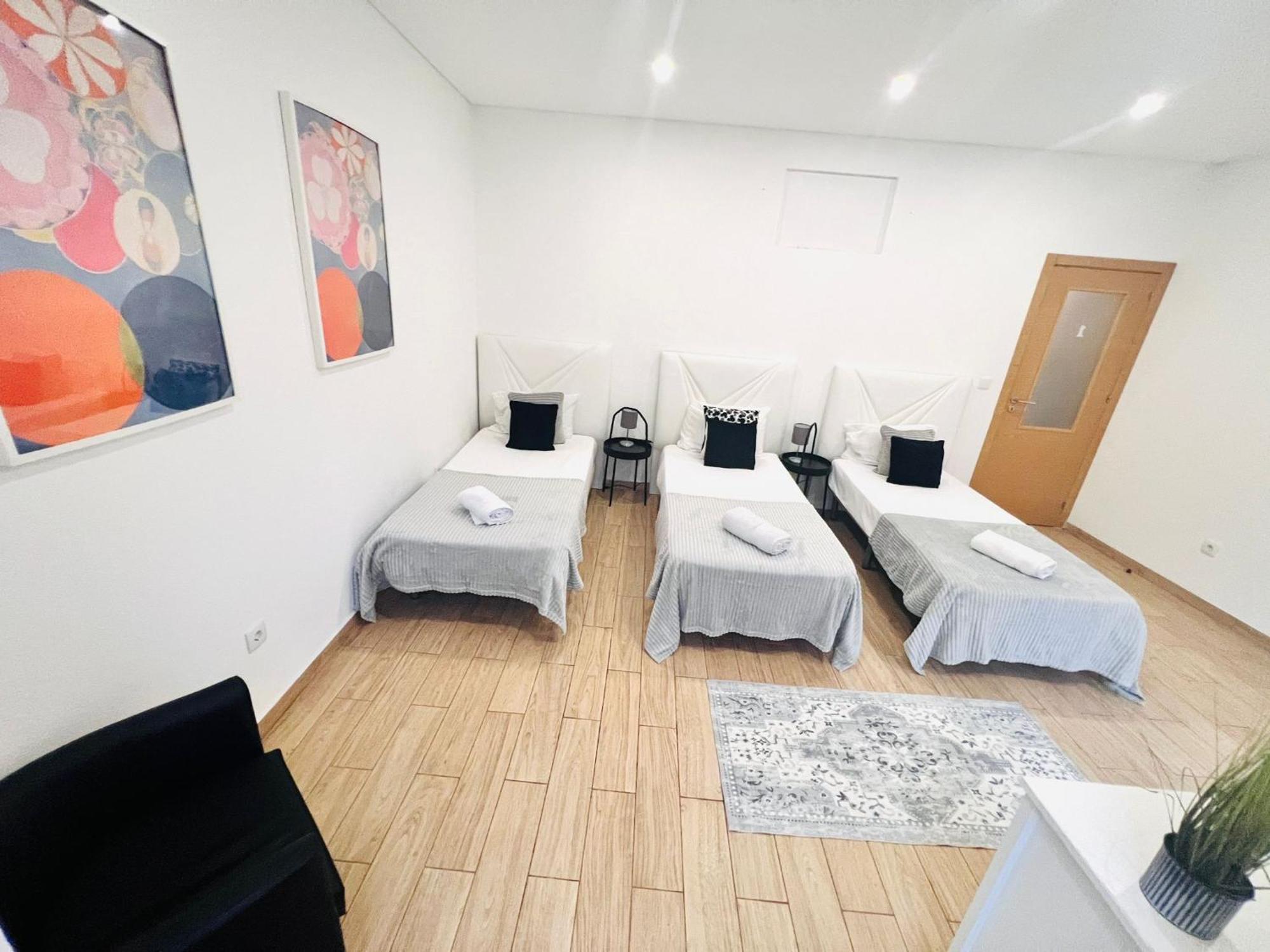 Rooms, Ideal Location For Tourists Hostel