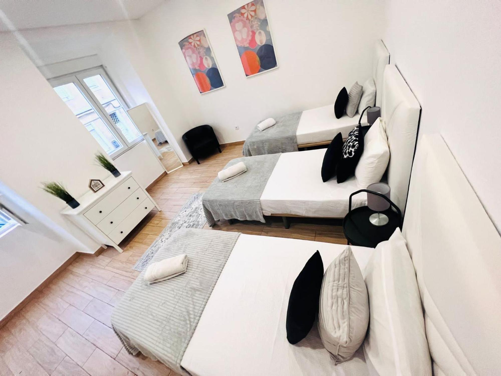 Rooms, Ideal Location For Tourists