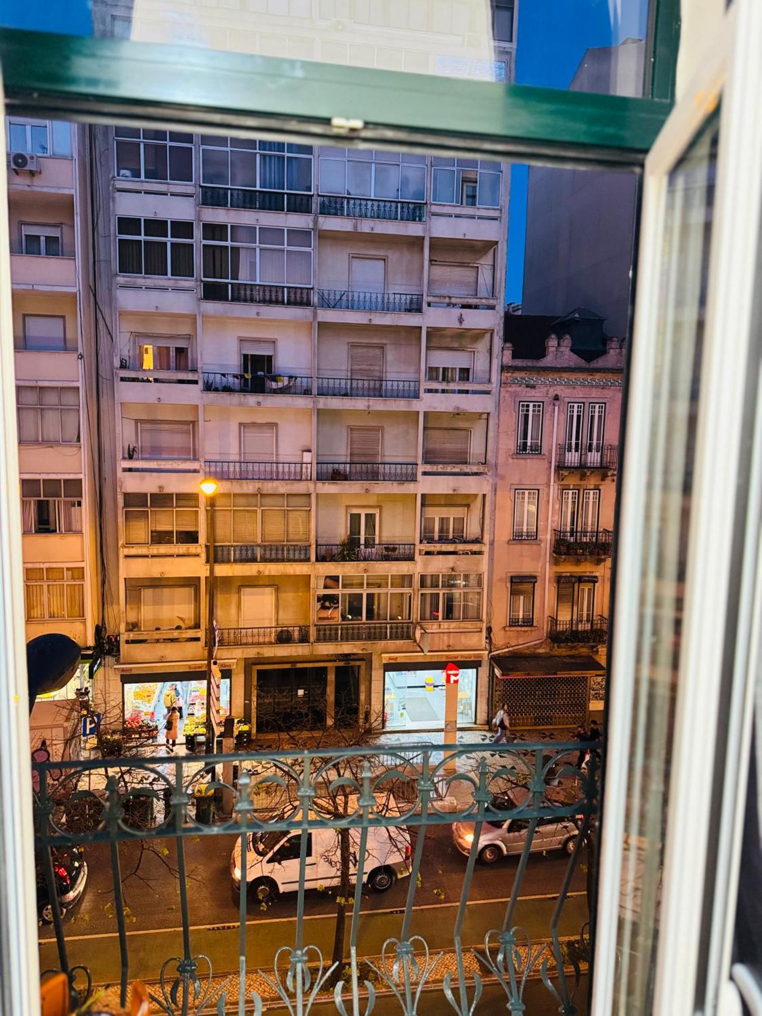 Quarto em Acomodações Particulares Almirante Reis - Arroios Lisboa