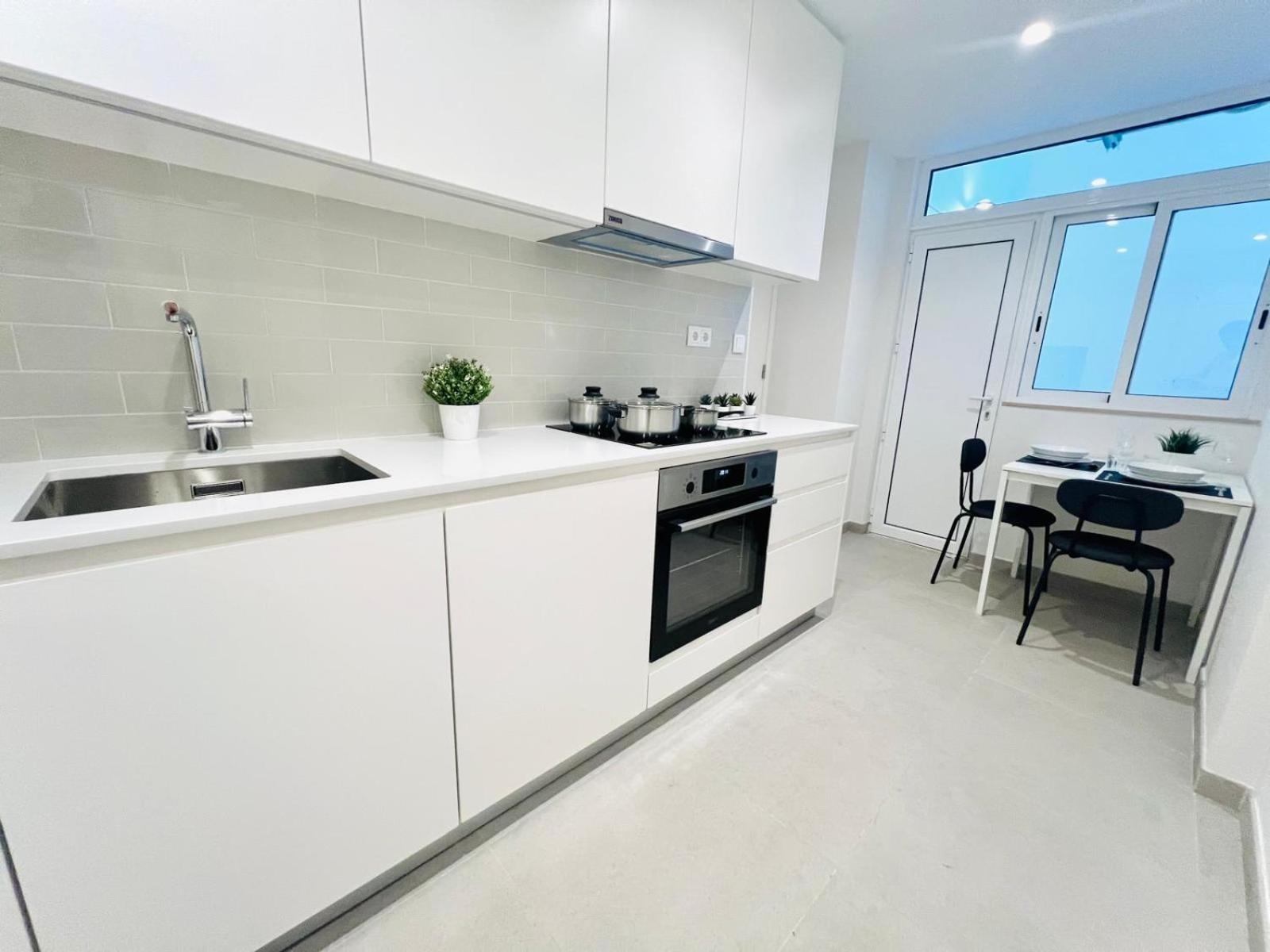 Hostel Luxury Rooms, Location For Tourists Lissabon