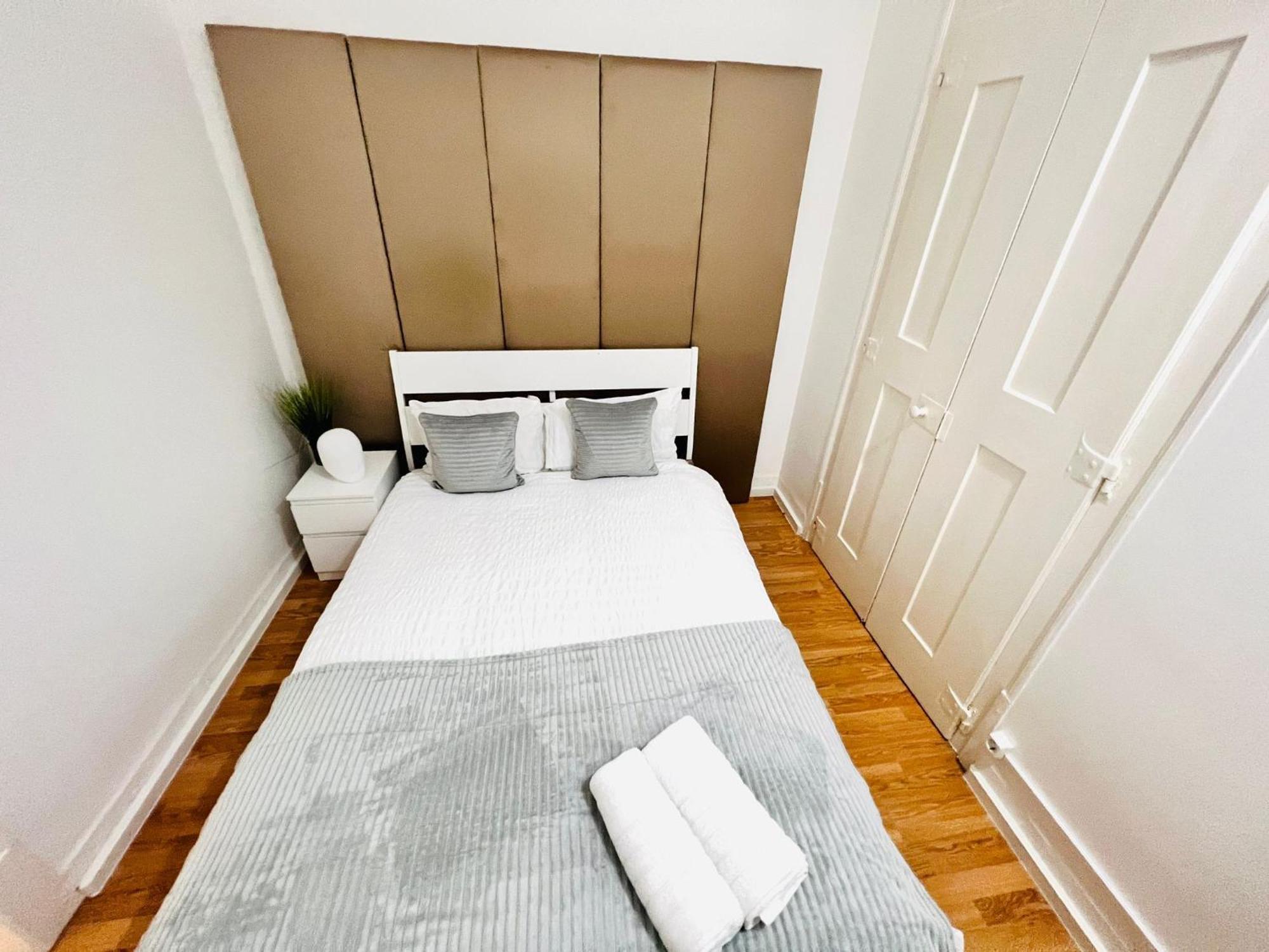 Luxury Rooms, Location In The Hostel