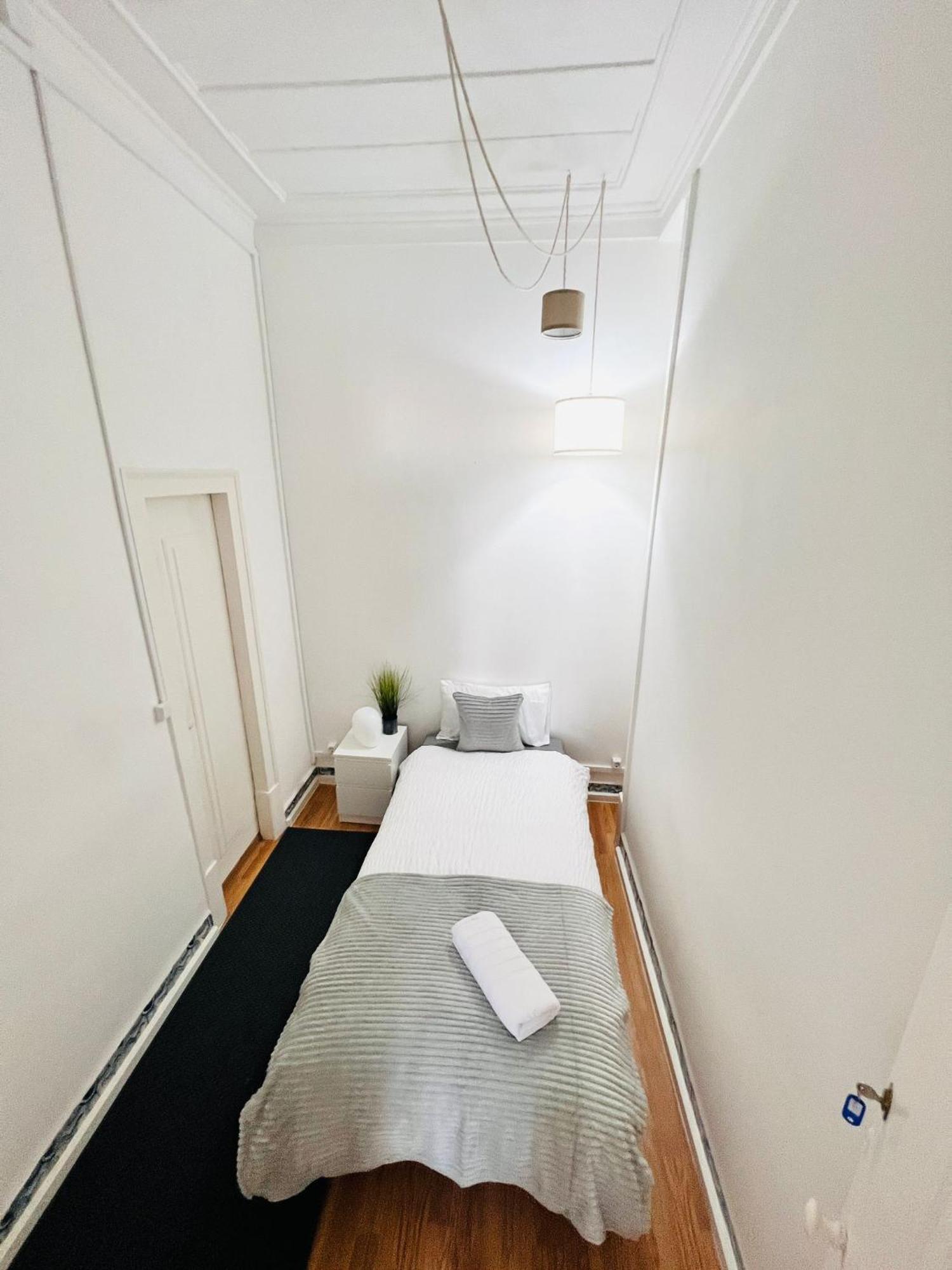 Luxury Rooms, Location In The * Lisbon
