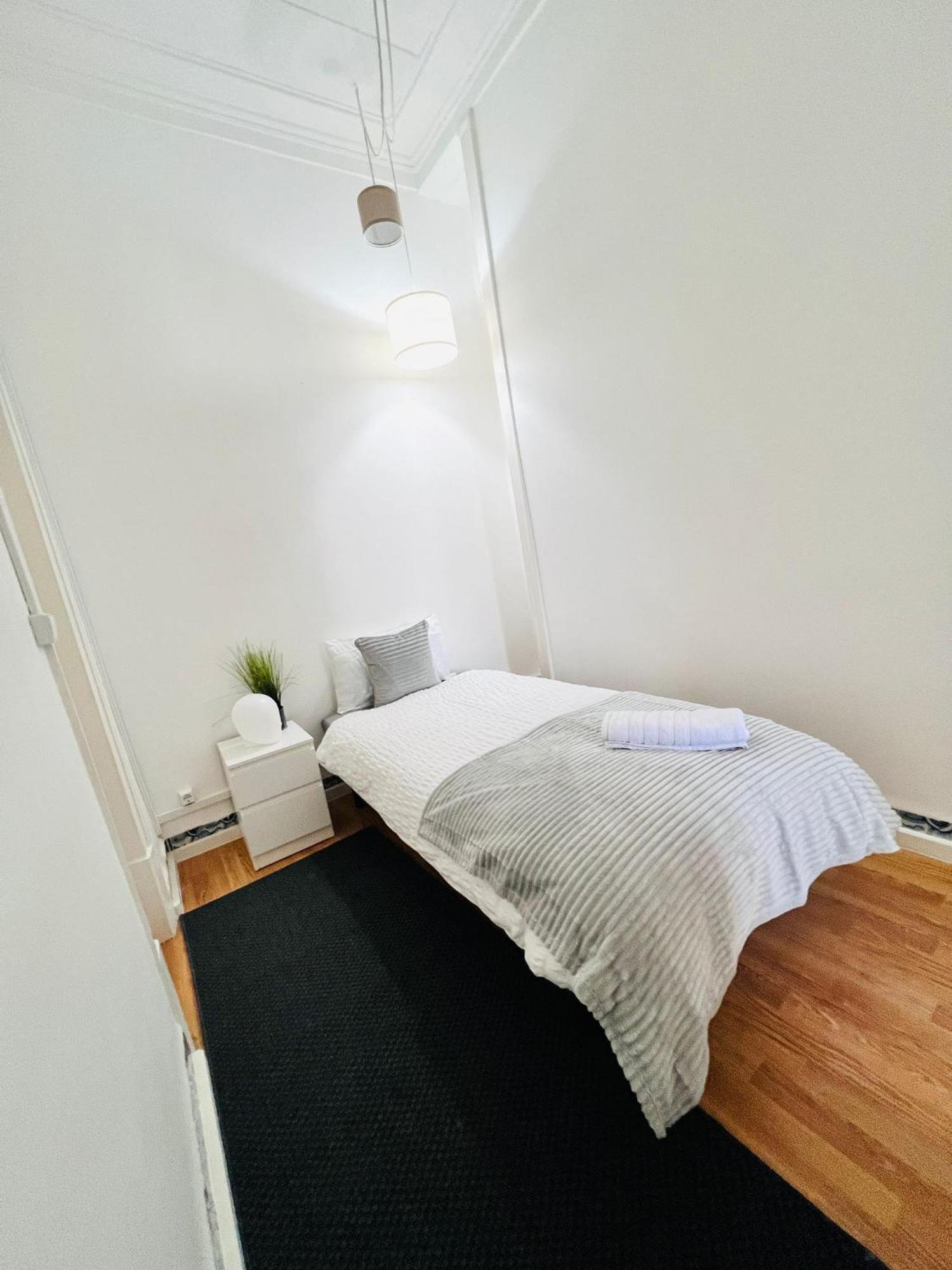Luxury Rooms, Location In The
