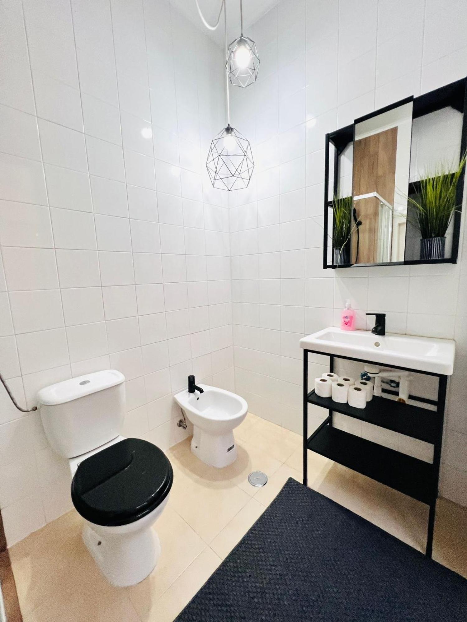 Luxury Rooms, Location In The Hostel Lisbon
