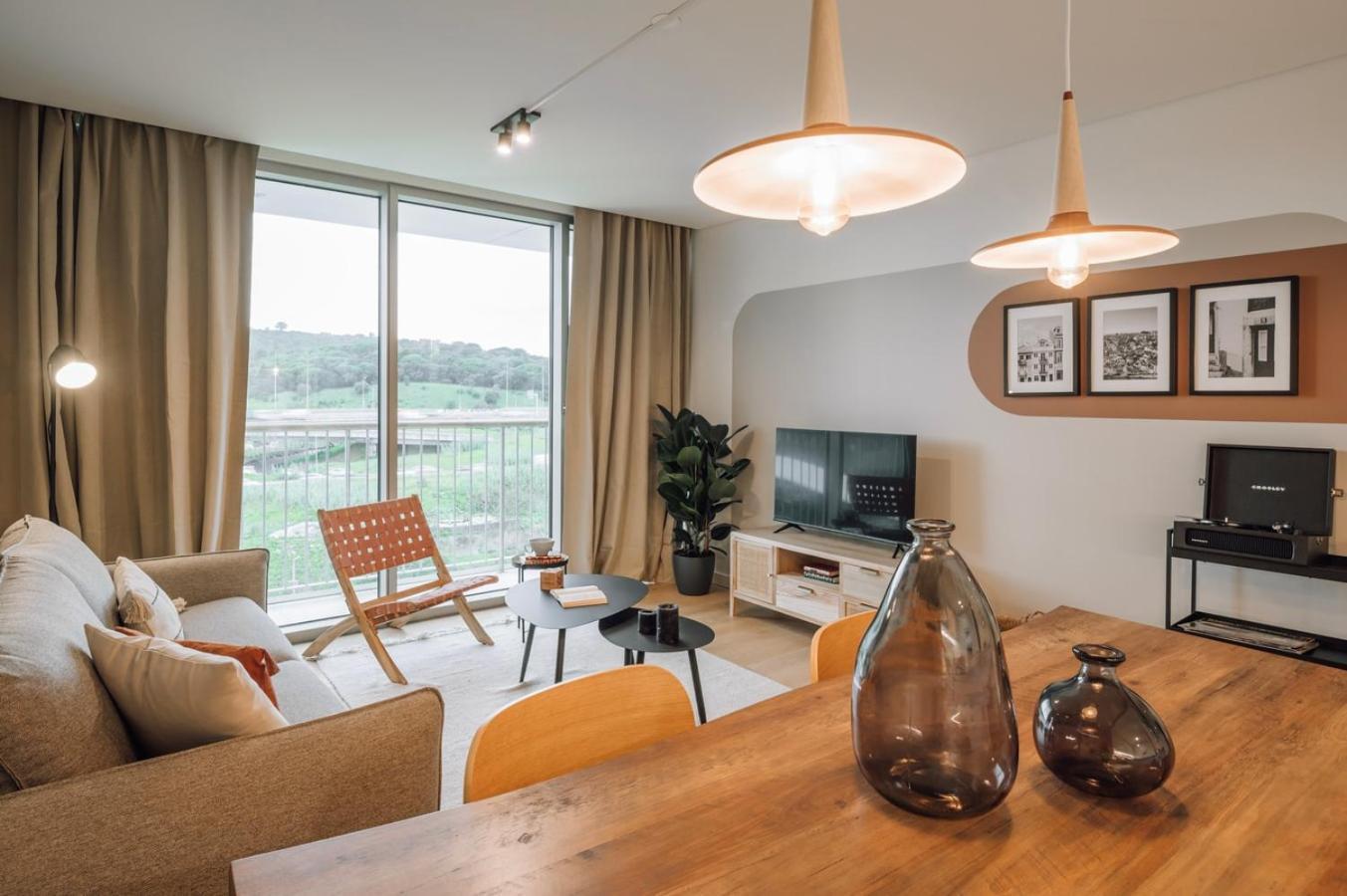 Saudade - 1 Bedroom And Shared Pool In Campolide Appartement *