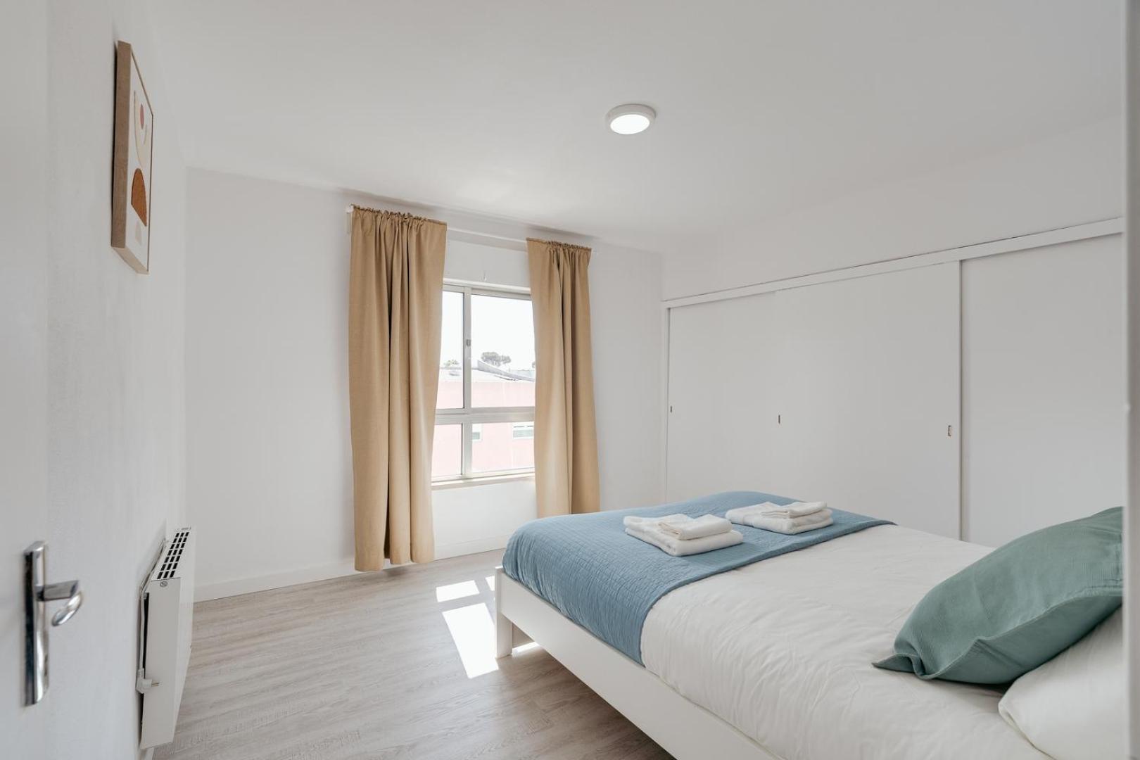 Hostwise - Bright & Family Flat In Paco De Arcos * Lissabon