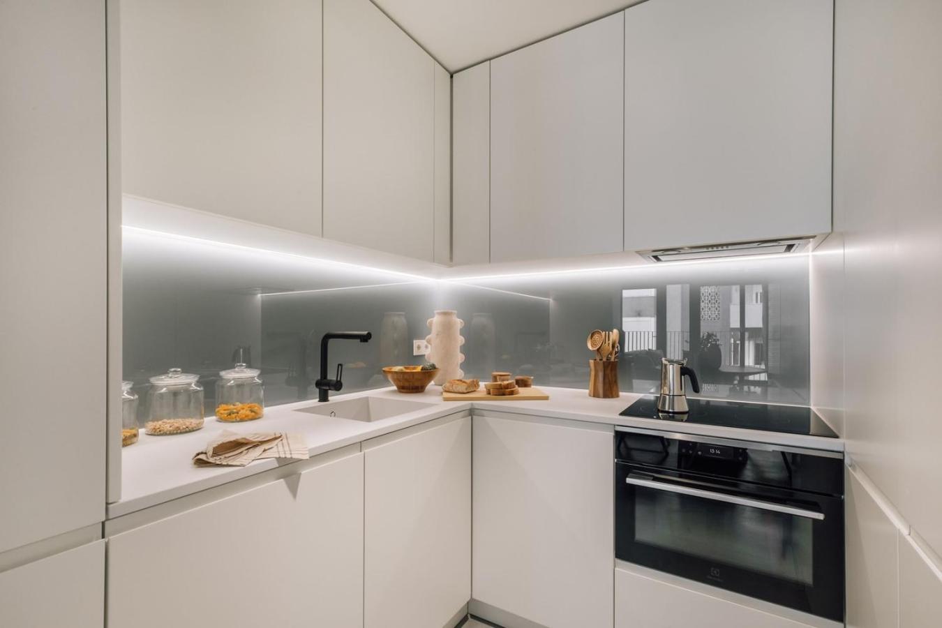 Fuseta - 2 Bedrooms And Parking In Santo Antonio * Lisboa