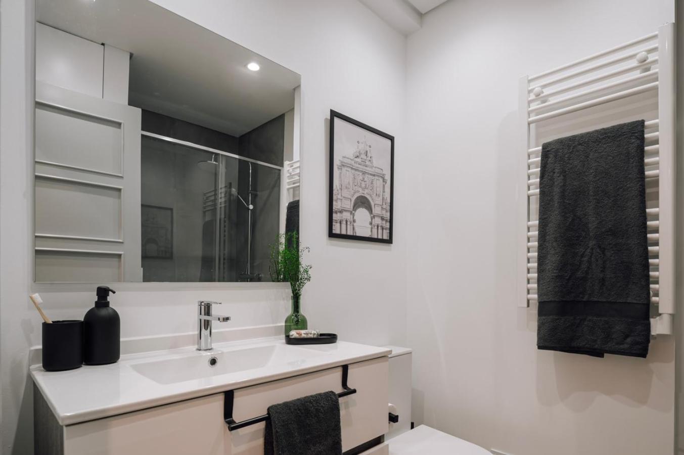 Estoril - 2 Bedrooms In Estrela