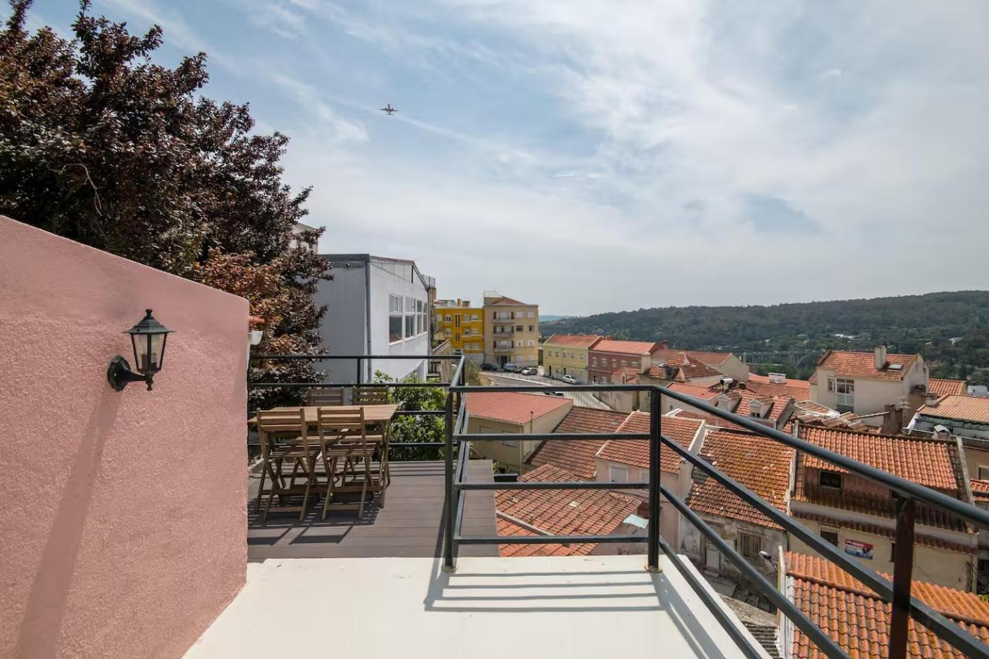 Rooftop With Terrace And A View By Amoreiras Lissabon