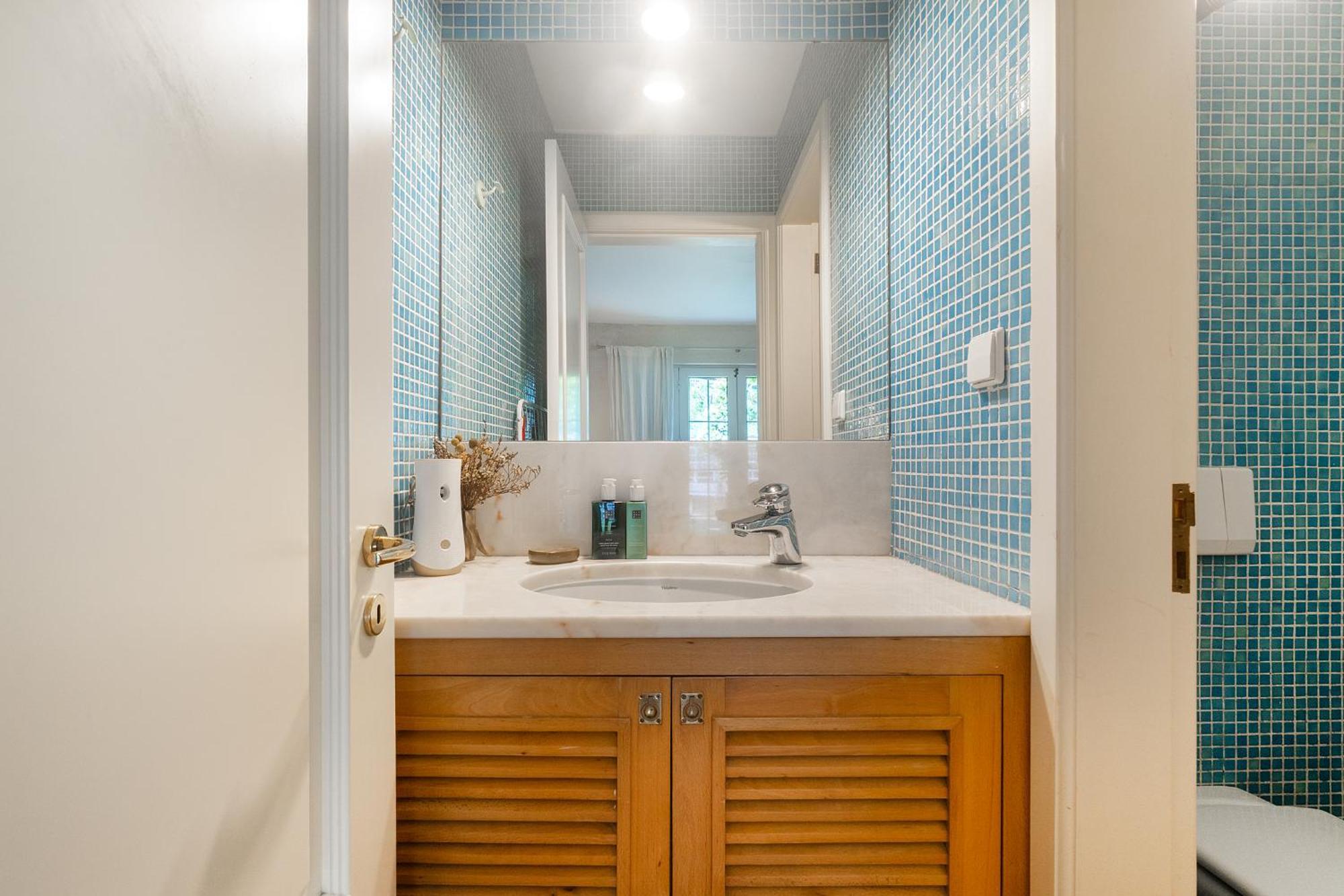 Whome Lisbon Guesthouse With Shared Garden & Pool Ferienhaus *