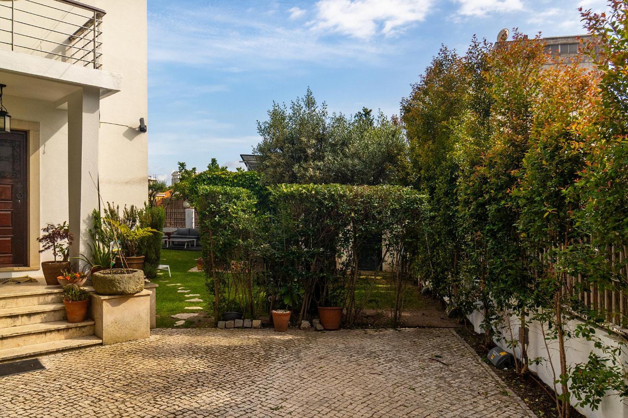 Whome With Shared Garden & Pool Casa de Férias